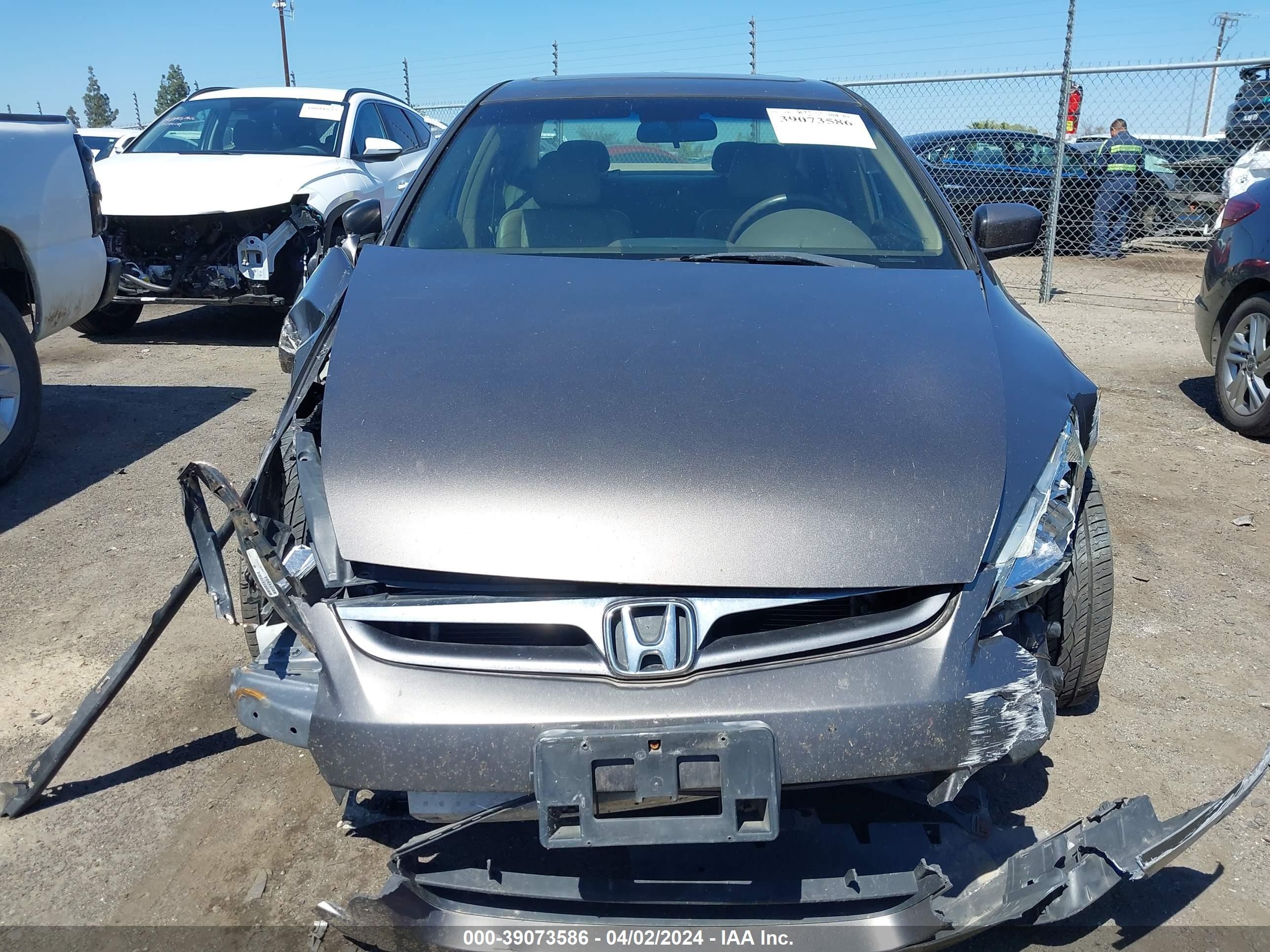 Photo 11 VIN: 1HGCM56877A148809 - HONDA ACCORD 