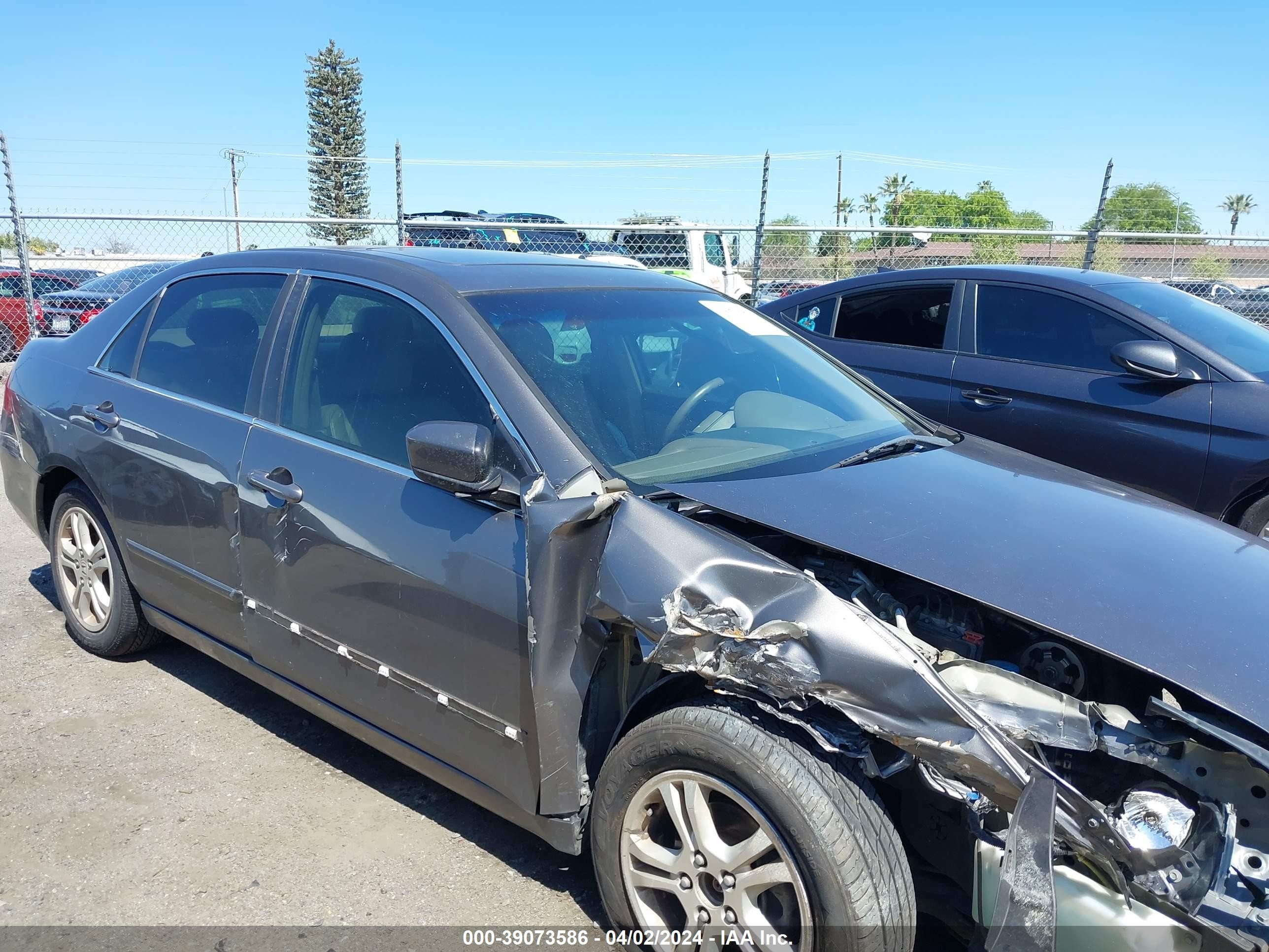 Photo 12 VIN: 1HGCM56877A148809 - HONDA ACCORD 