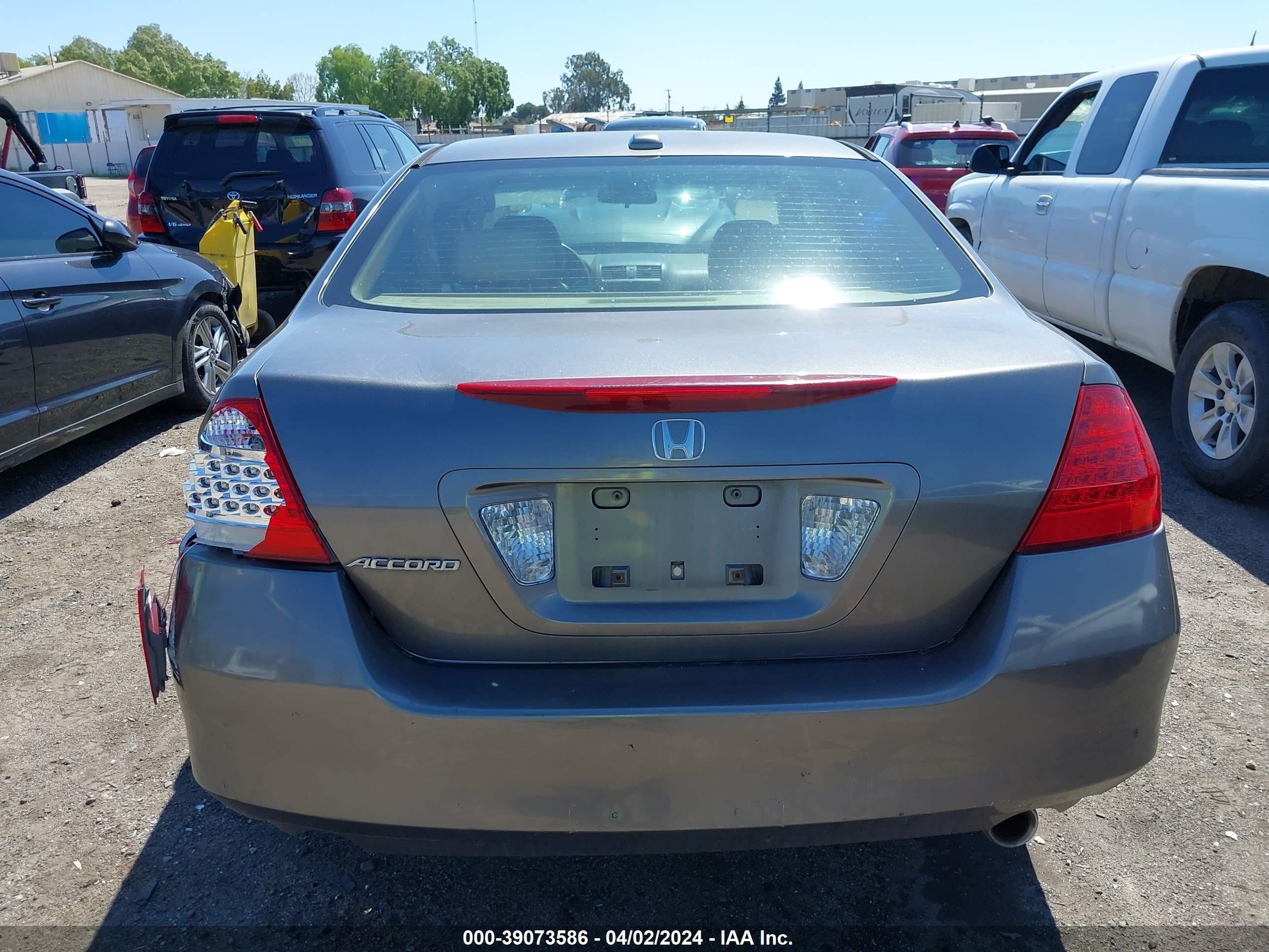 Photo 15 VIN: 1HGCM56877A148809 - HONDA ACCORD 