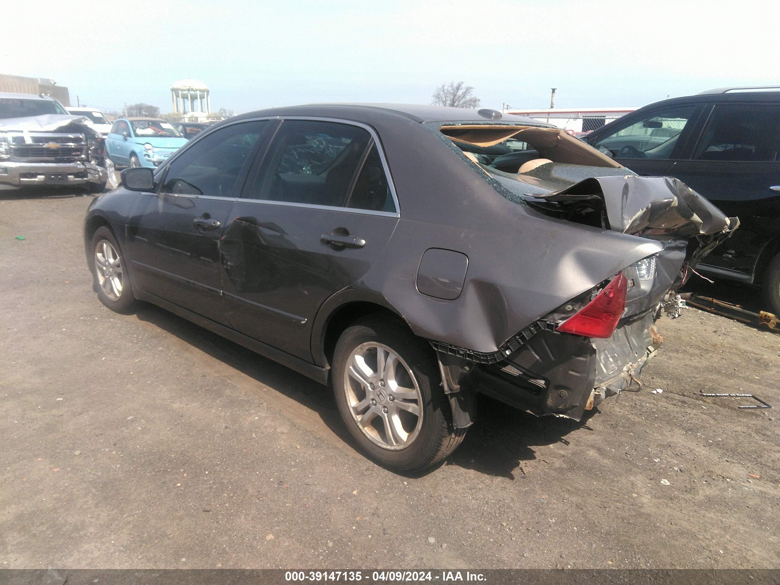 Photo 2 VIN: 1HGCM56887A040859 - HONDA ACCORD 