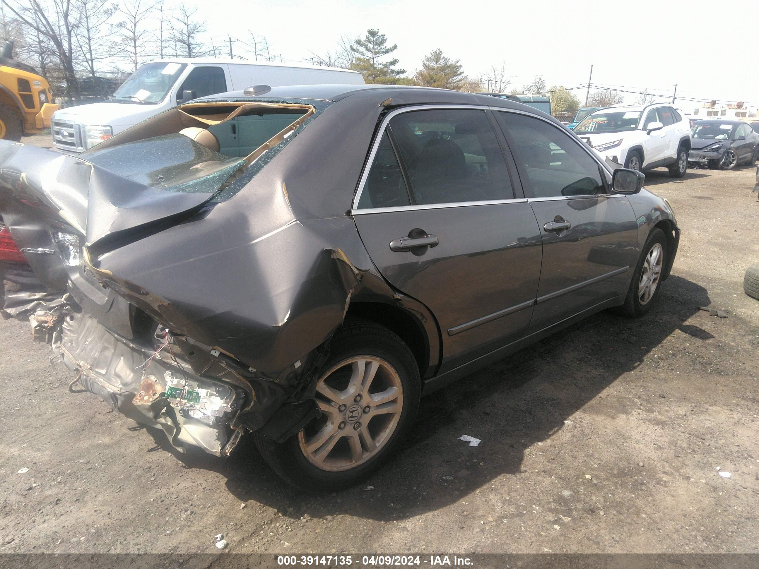 Photo 3 VIN: 1HGCM56887A040859 - HONDA ACCORD 