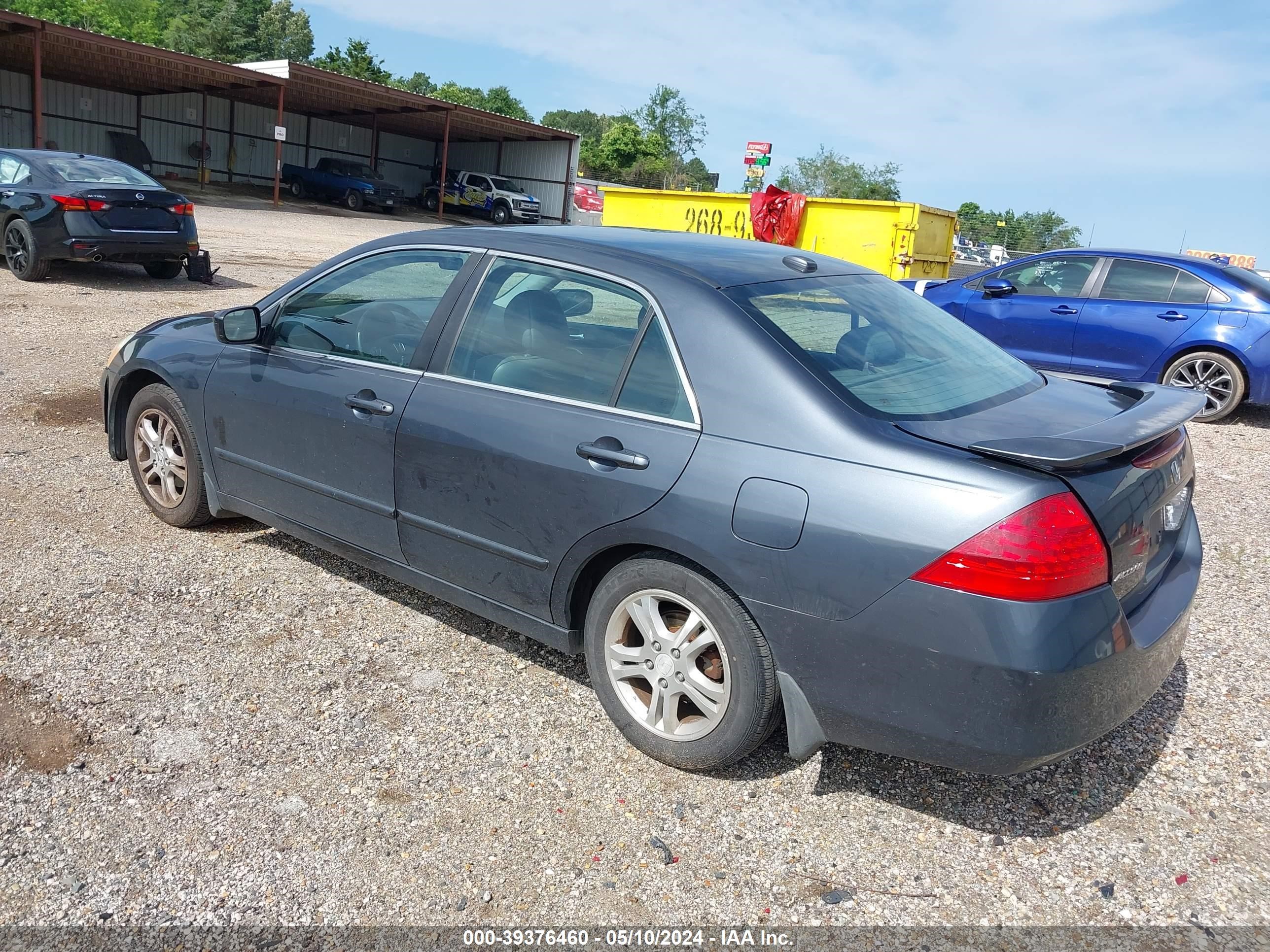 Photo 2 VIN: 1HGCM56887A042126 - HONDA ACCORD 