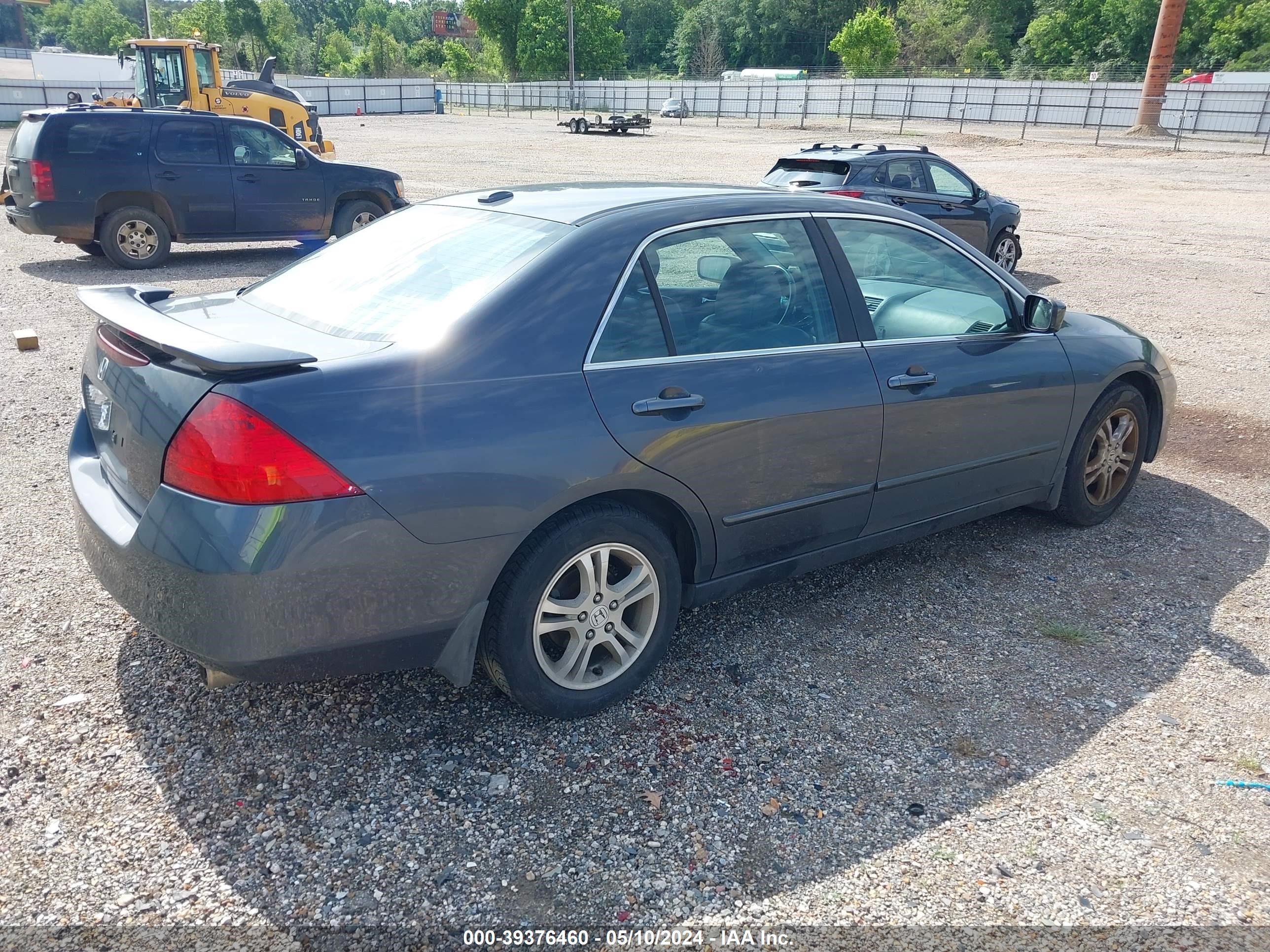 Photo 3 VIN: 1HGCM56887A042126 - HONDA ACCORD 