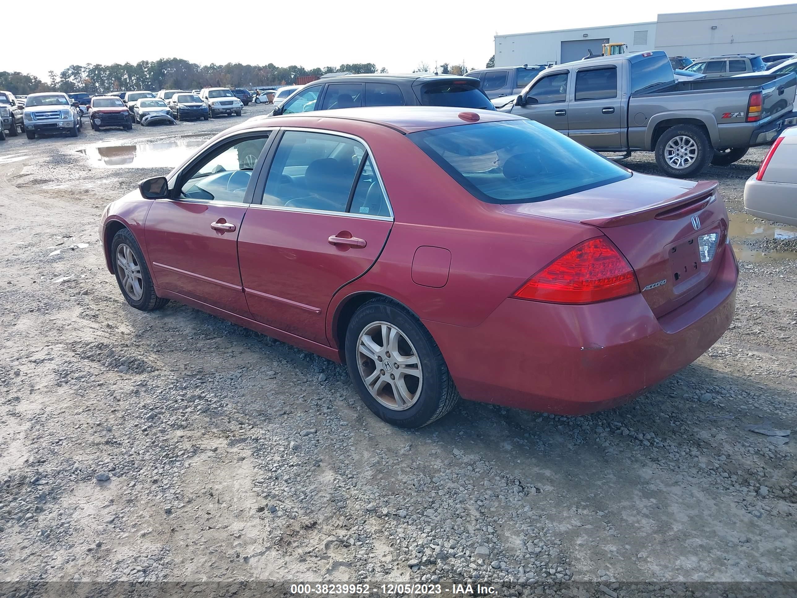 Photo 2 VIN: 1HGCM56887A169832 - HONDA ACCORD 