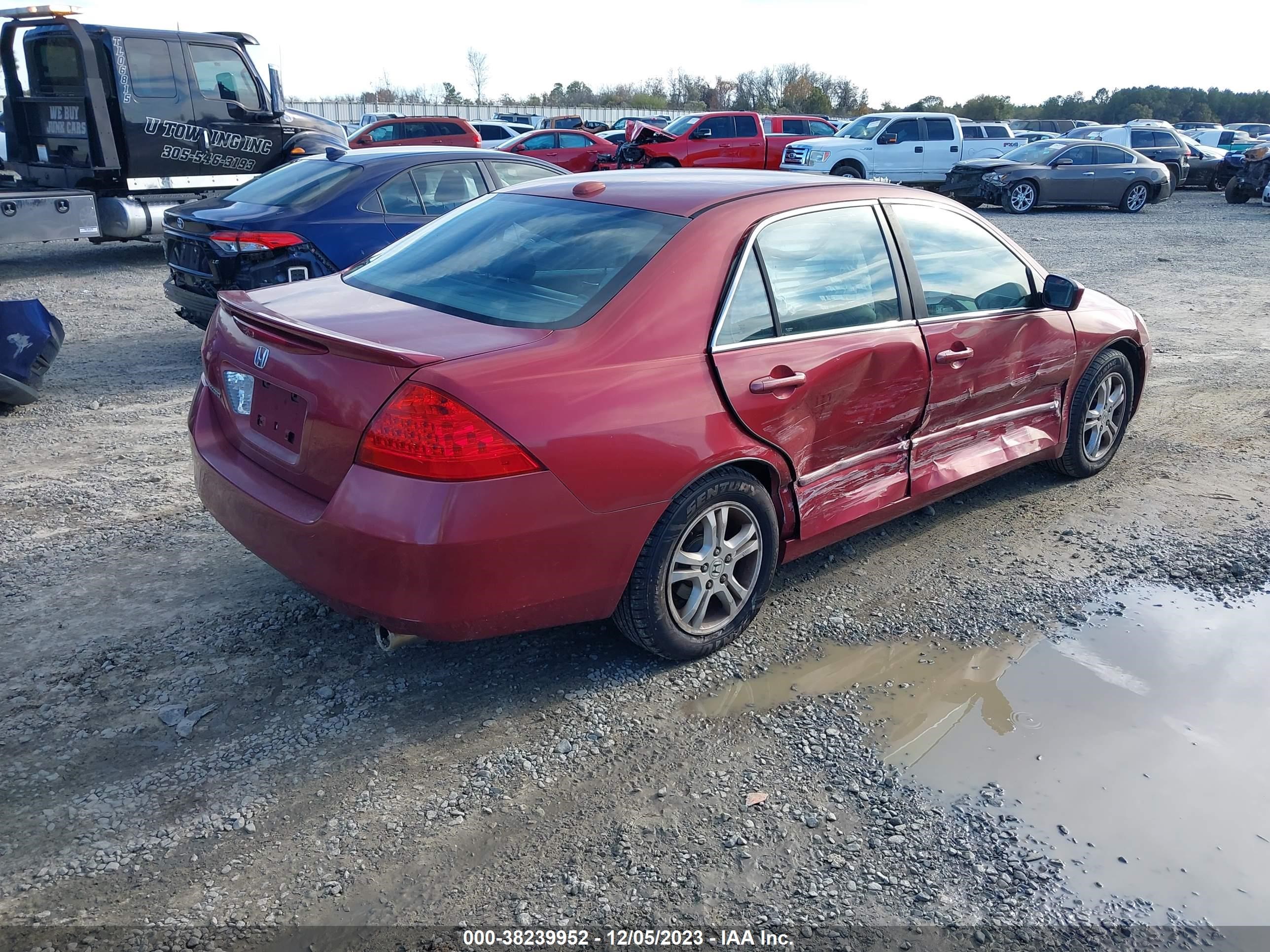 Photo 3 VIN: 1HGCM56887A169832 - HONDA ACCORD 