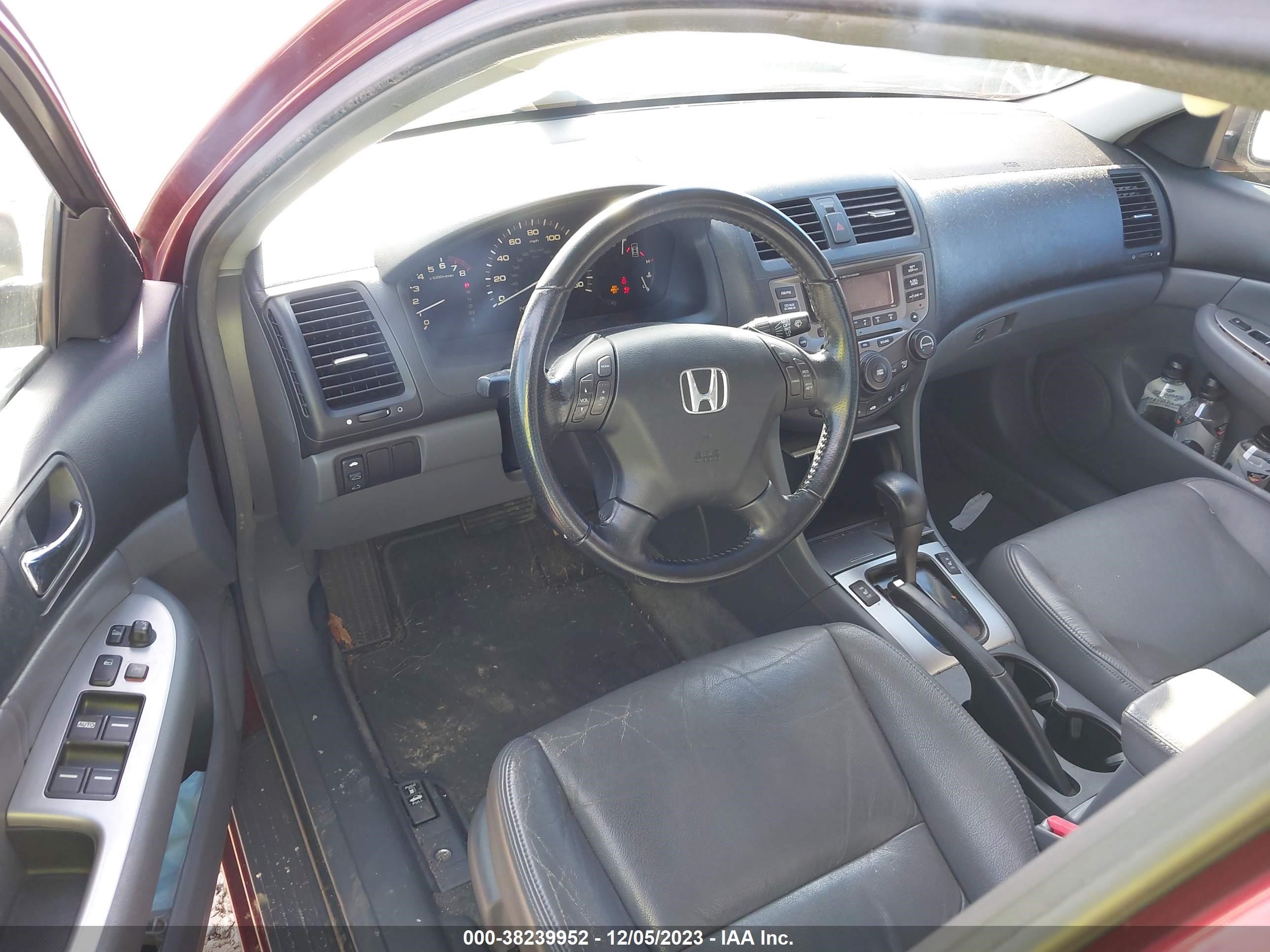 Photo 4 VIN: 1HGCM56887A169832 - HONDA ACCORD 