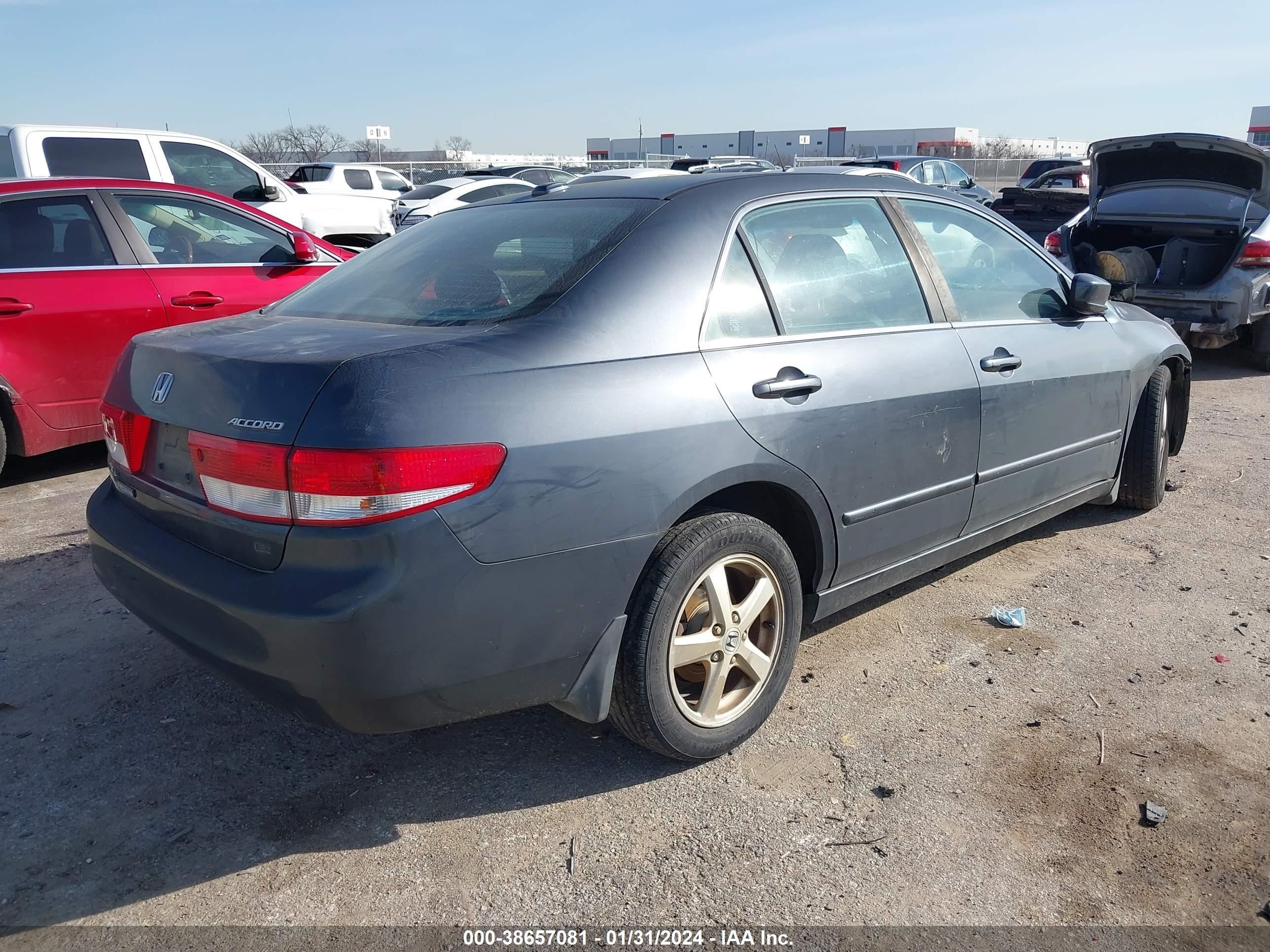 Photo 3 VIN: 1HGCM56894A065555 - HONDA ACCORD 