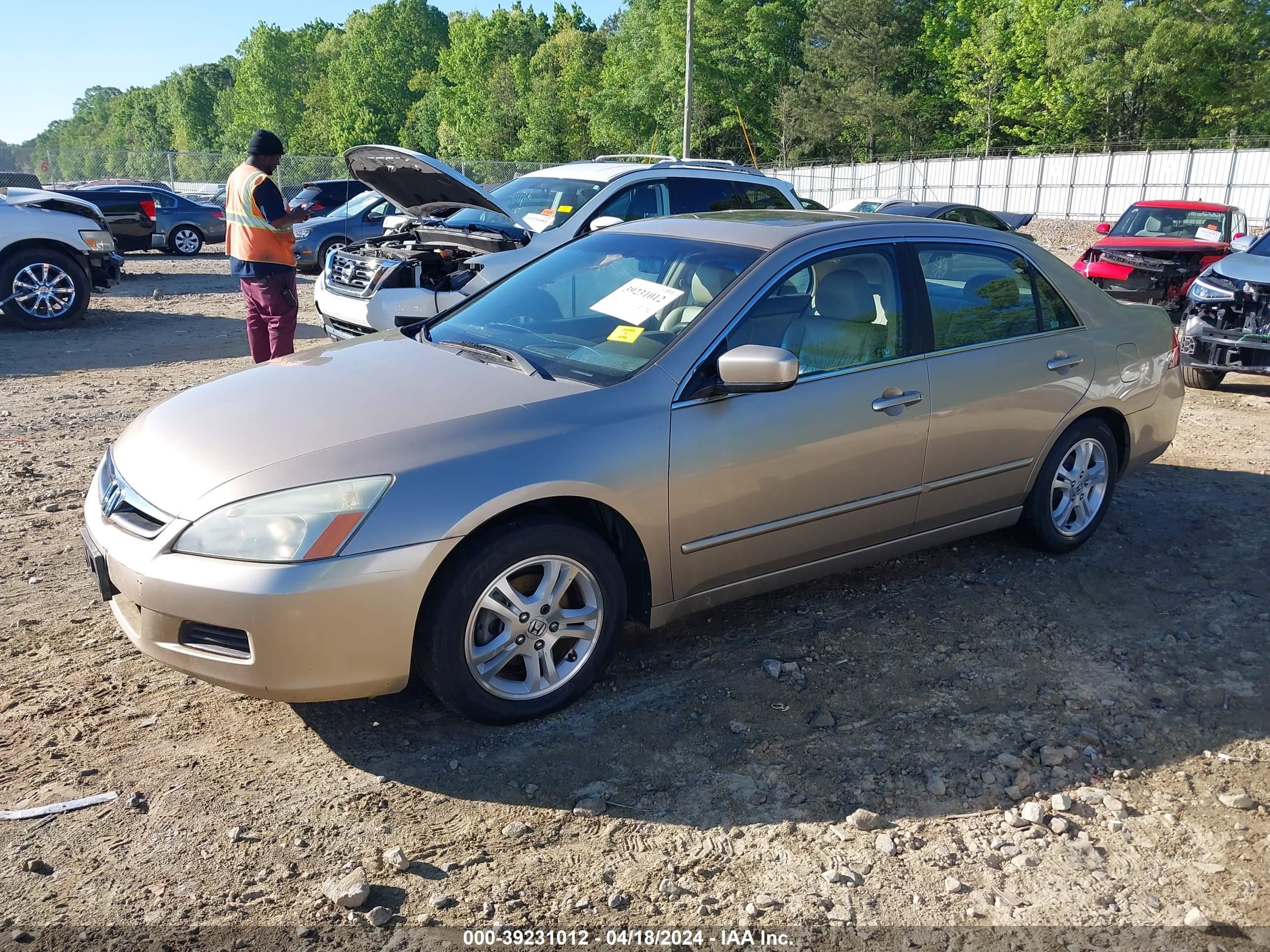 Photo 1 VIN: 1HGCM56896A022515 - HONDA ACCORD 