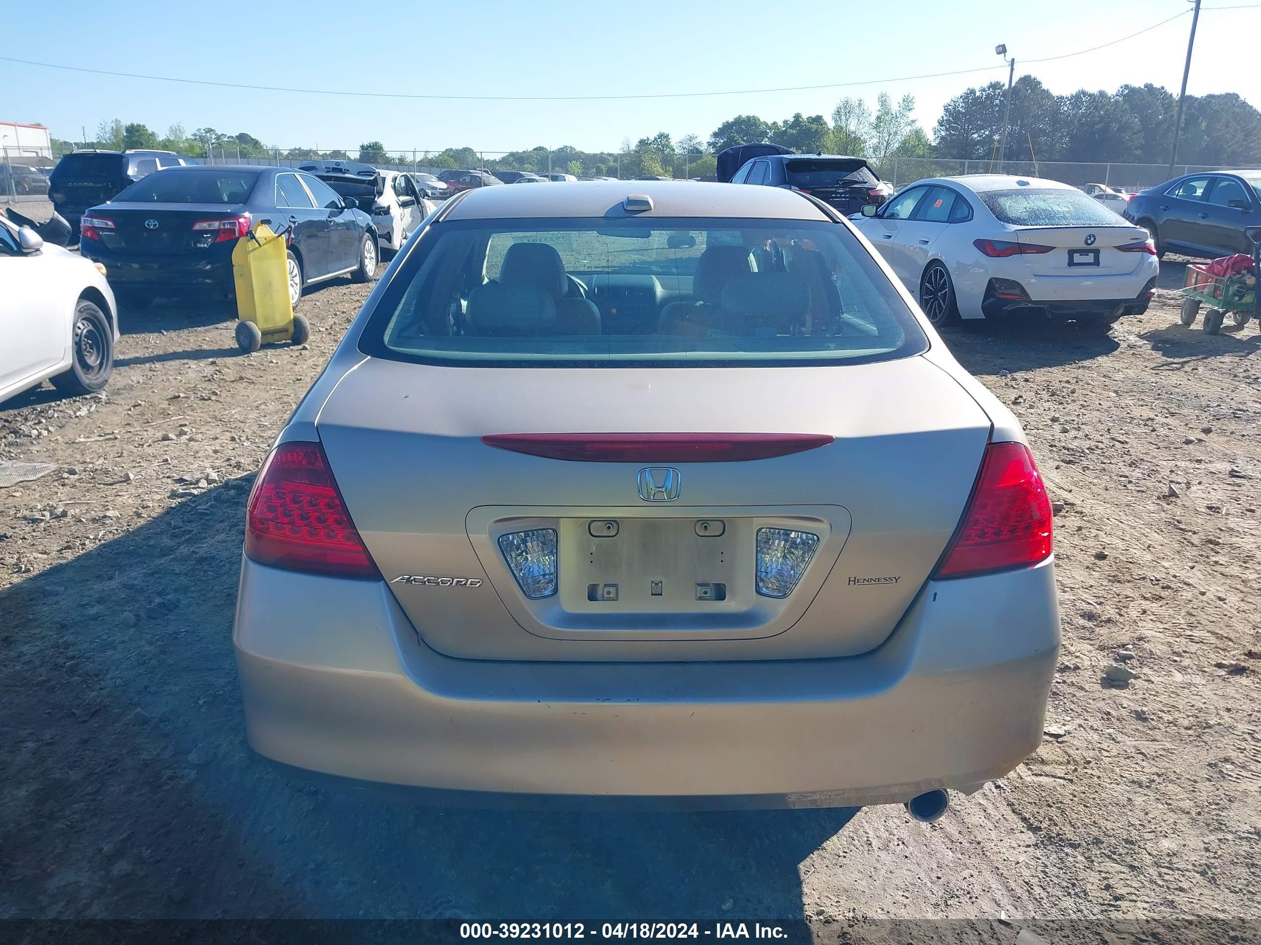 Photo 15 VIN: 1HGCM56896A022515 - HONDA ACCORD 