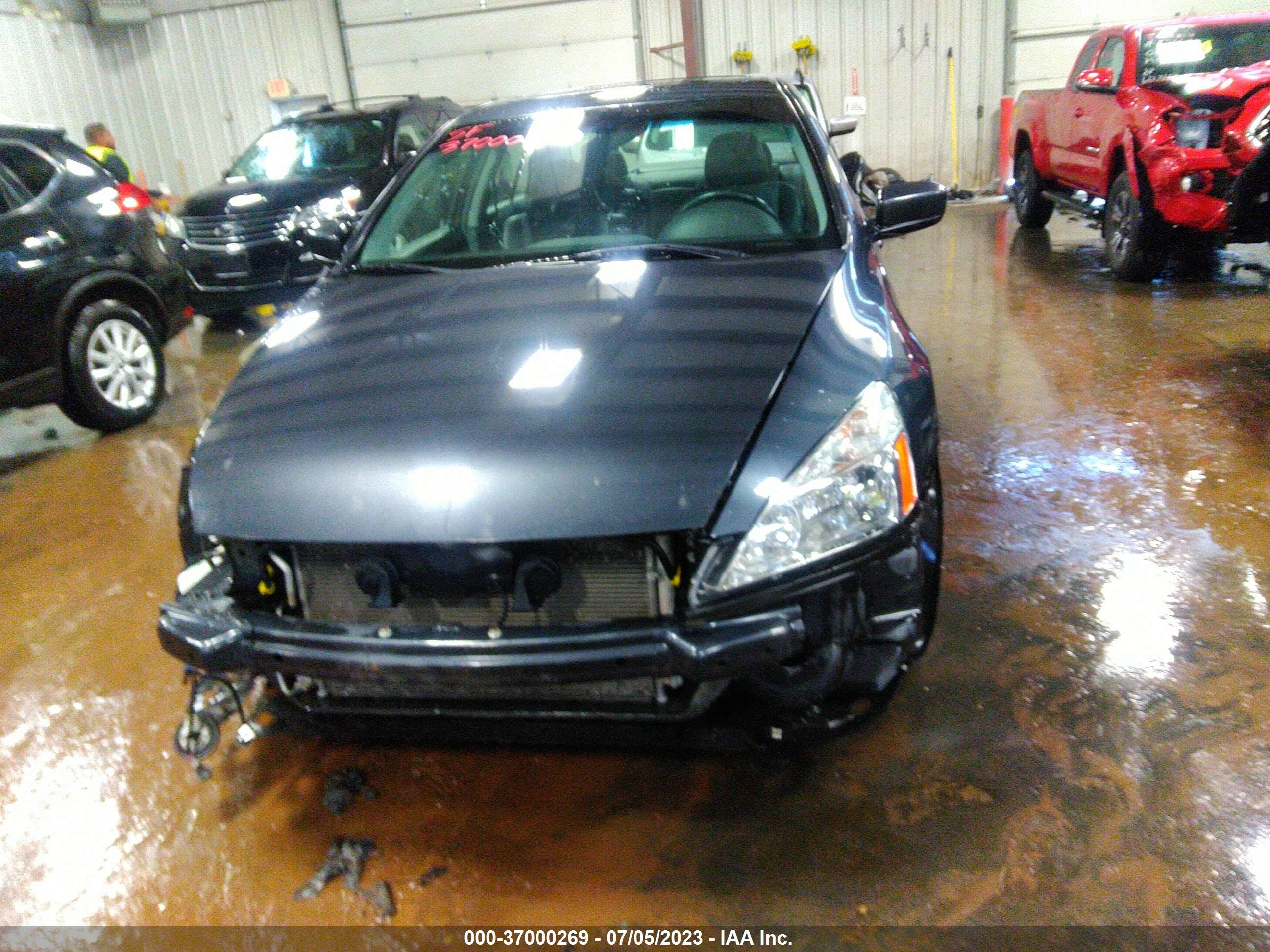 Photo 11 VIN: 1HGCM56896A039735 - HONDA ACCORD 