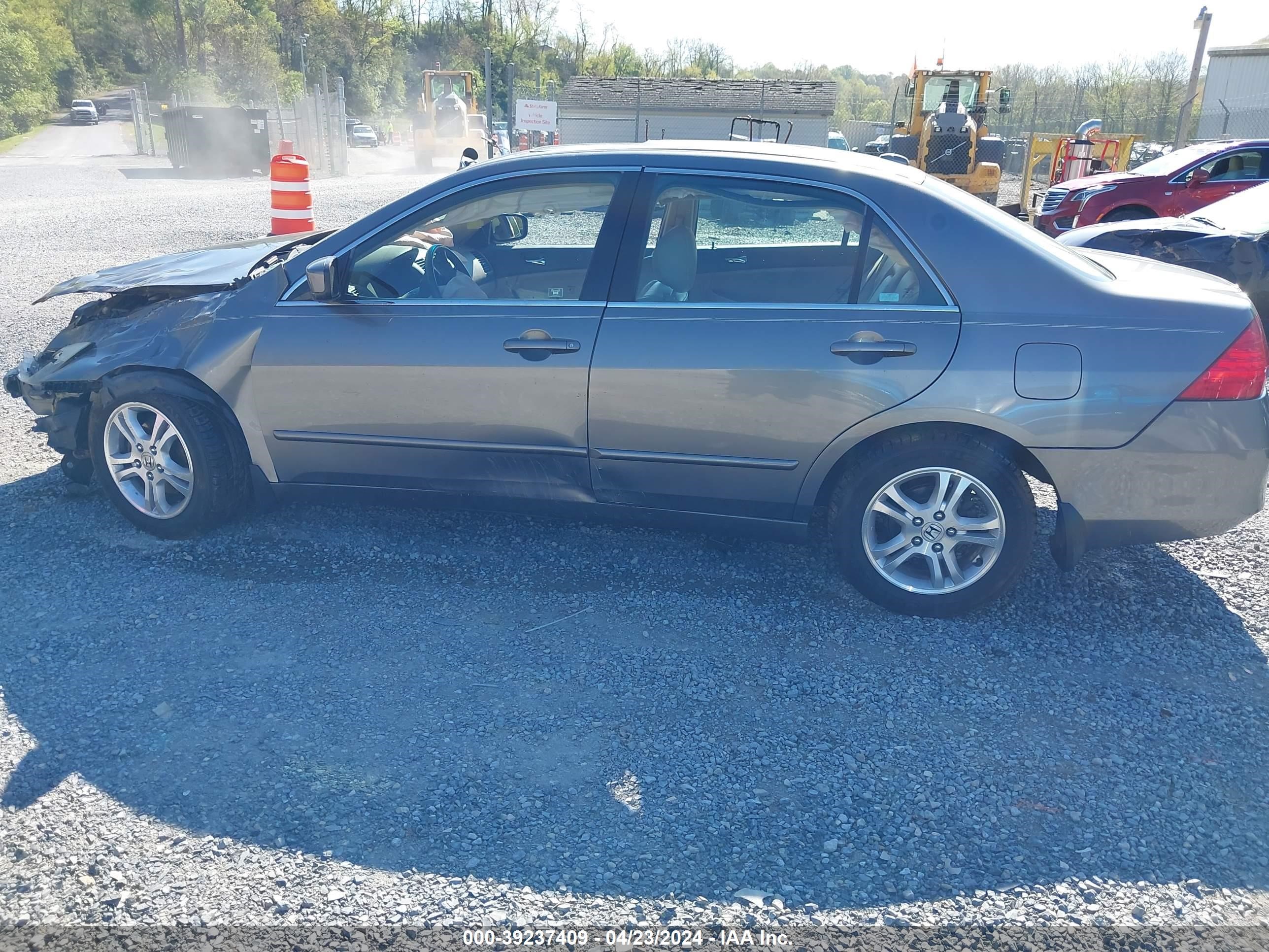 Photo 12 VIN: 1HGCM56896A123750 - HONDA ACCORD 