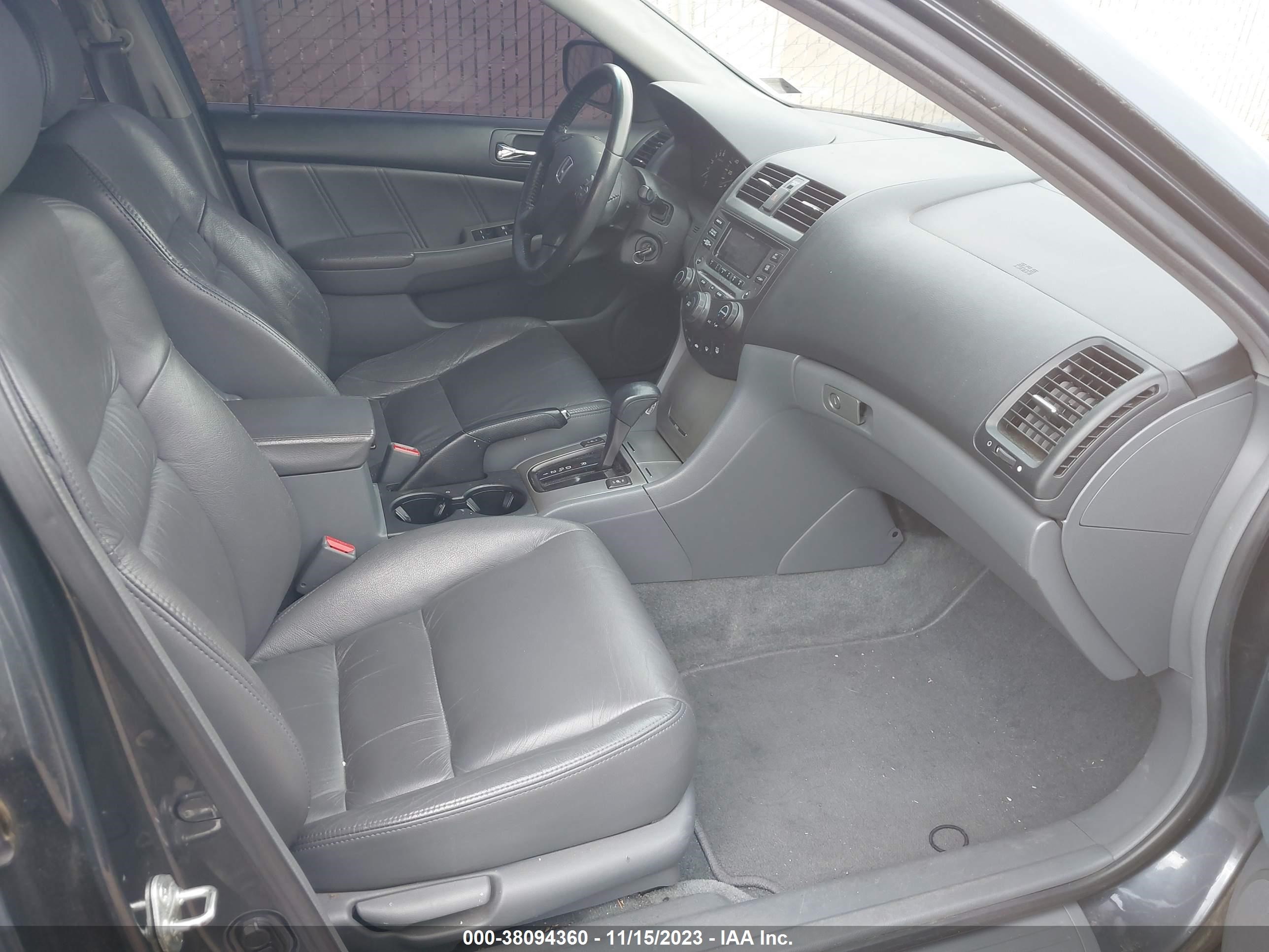 Photo 4 VIN: 1HGCM56897A089486 - HONDA ACCORD 