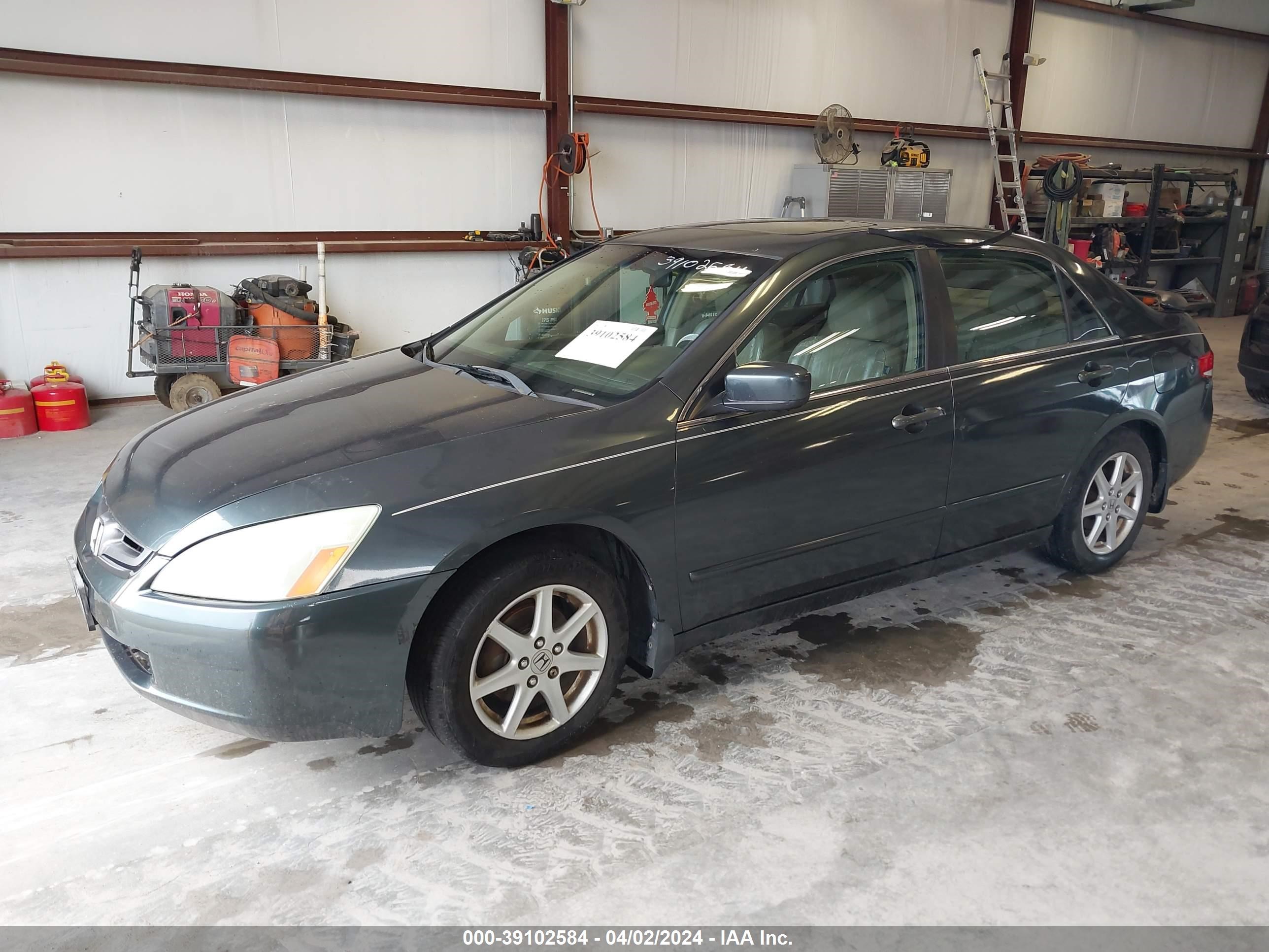 Photo 1 VIN: 1HGCM568X4A004635 - HONDA ACCORD 