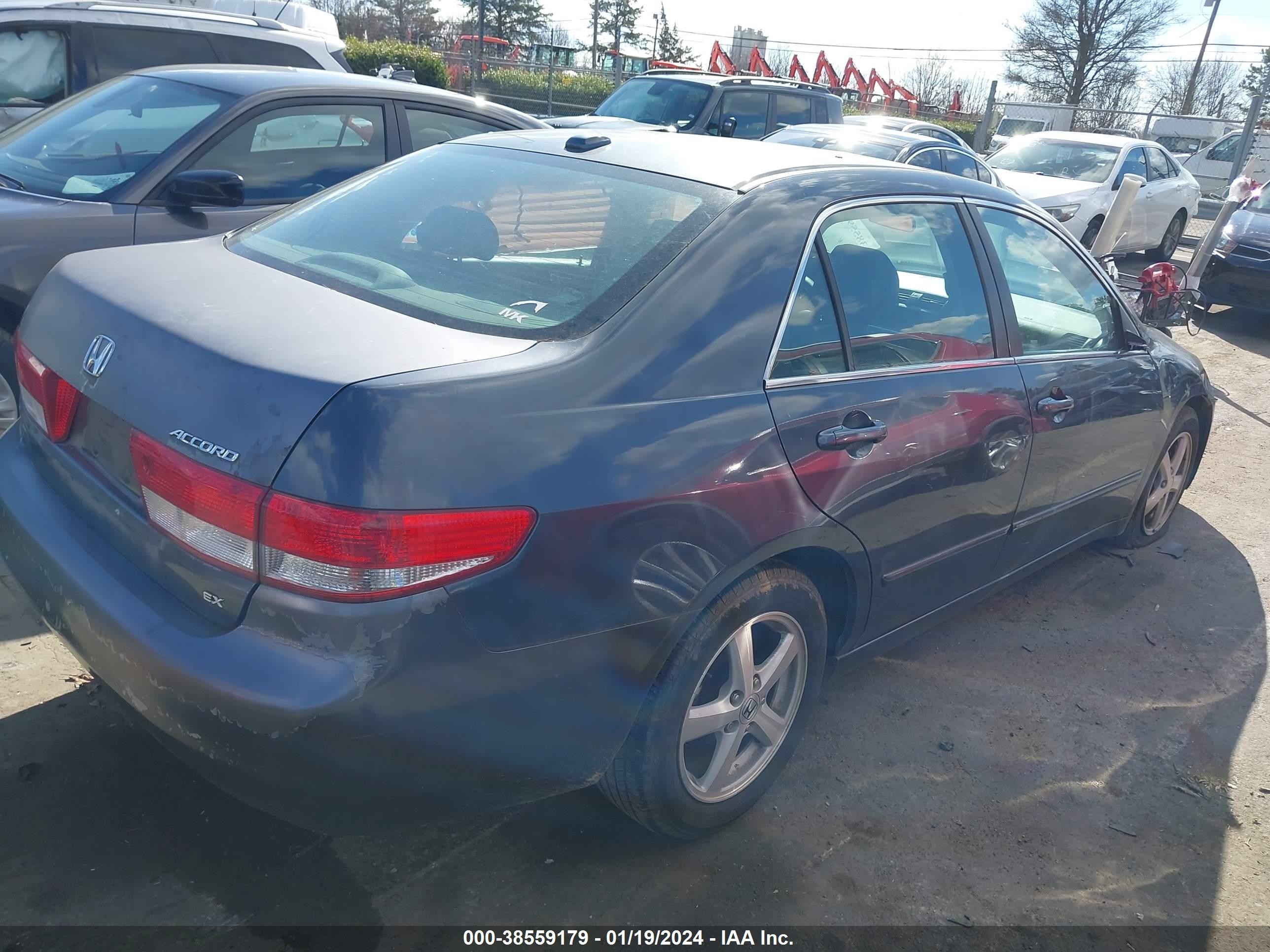 Photo 3 VIN: 1HGCM568X4A051776 - HONDA ACCORD 