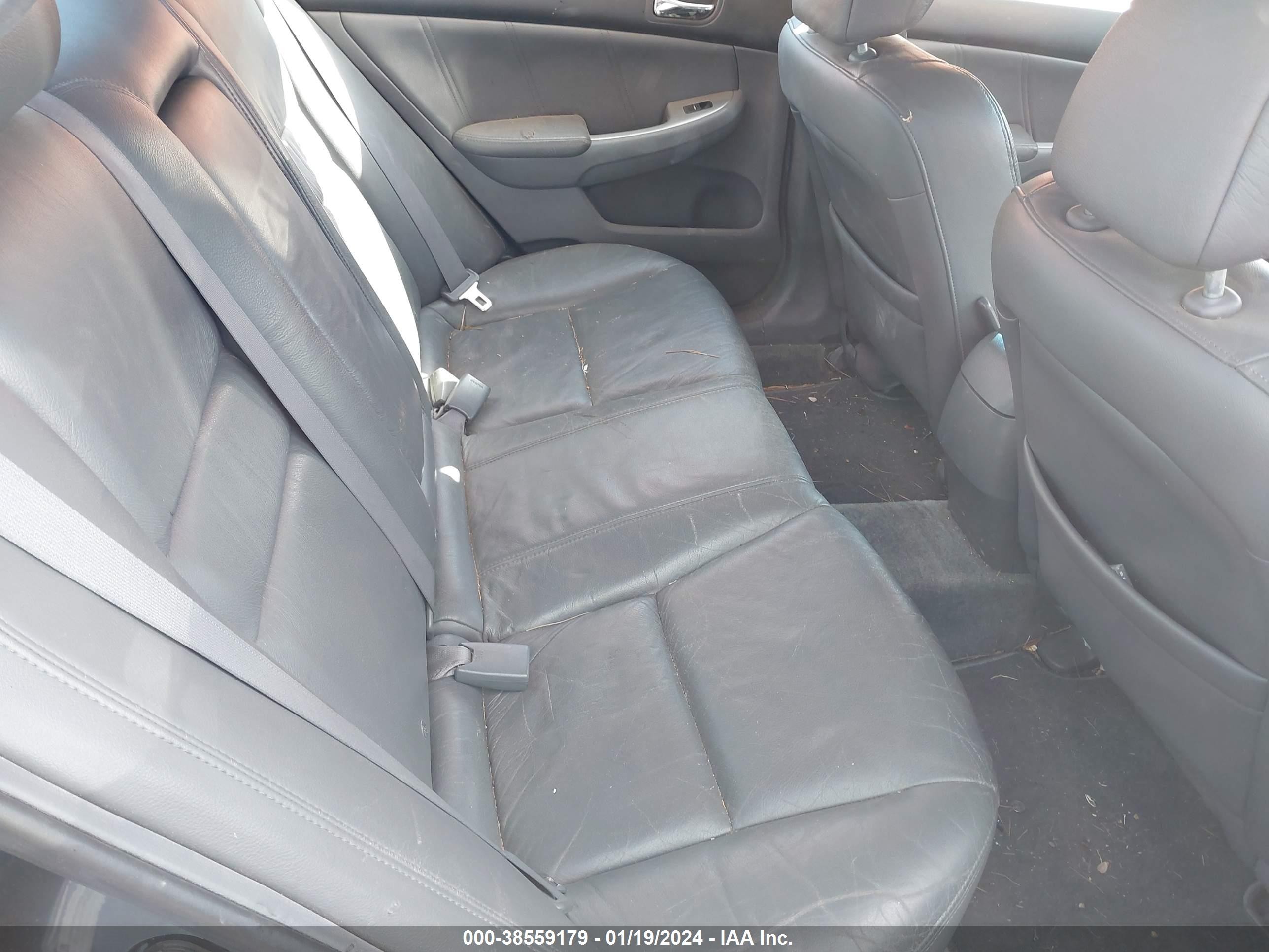 Photo 7 VIN: 1HGCM568X4A051776 - HONDA ACCORD 