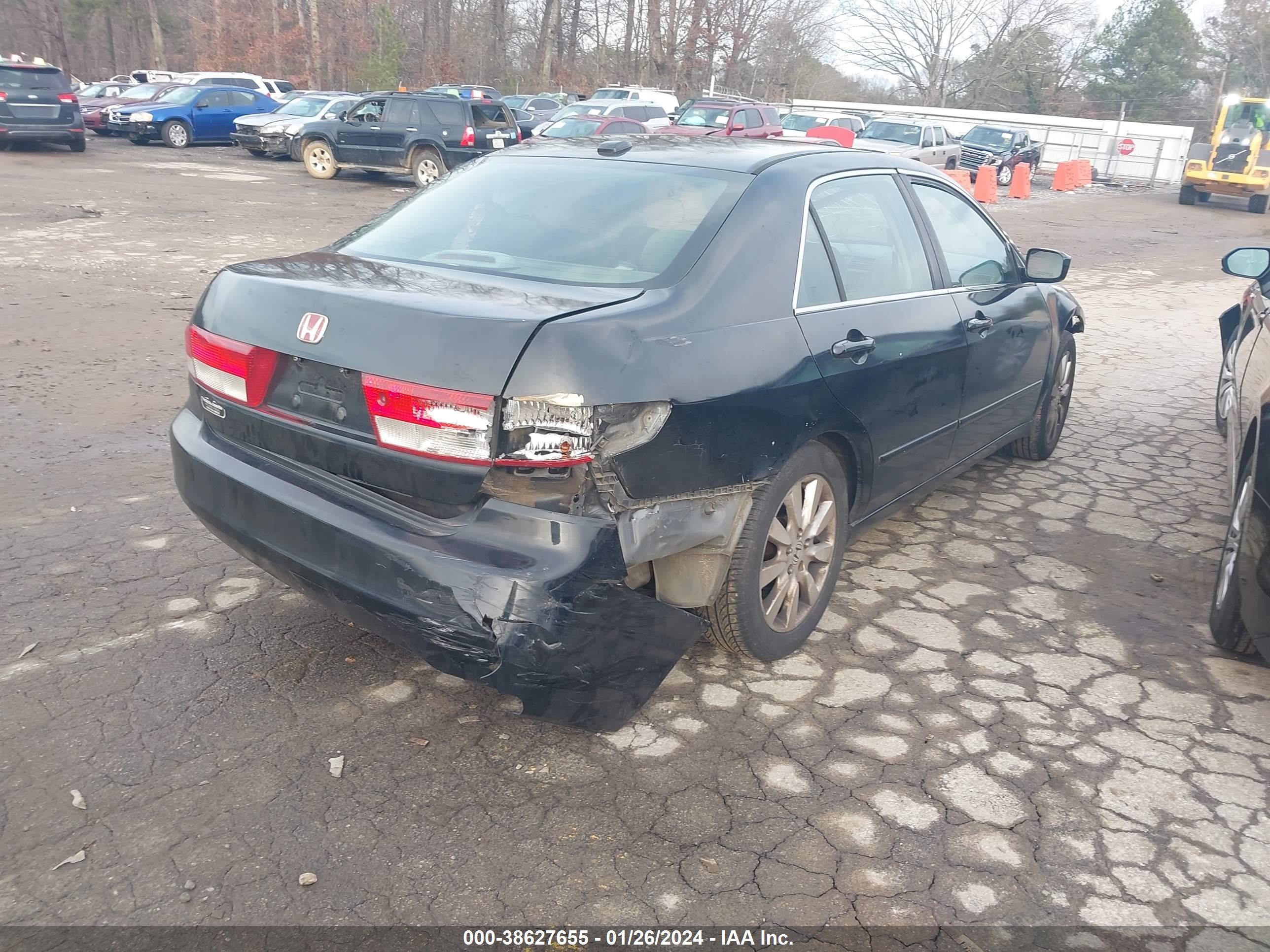 Photo 3 VIN: 1HGCM568X4A070151 - HONDA ACCORD 