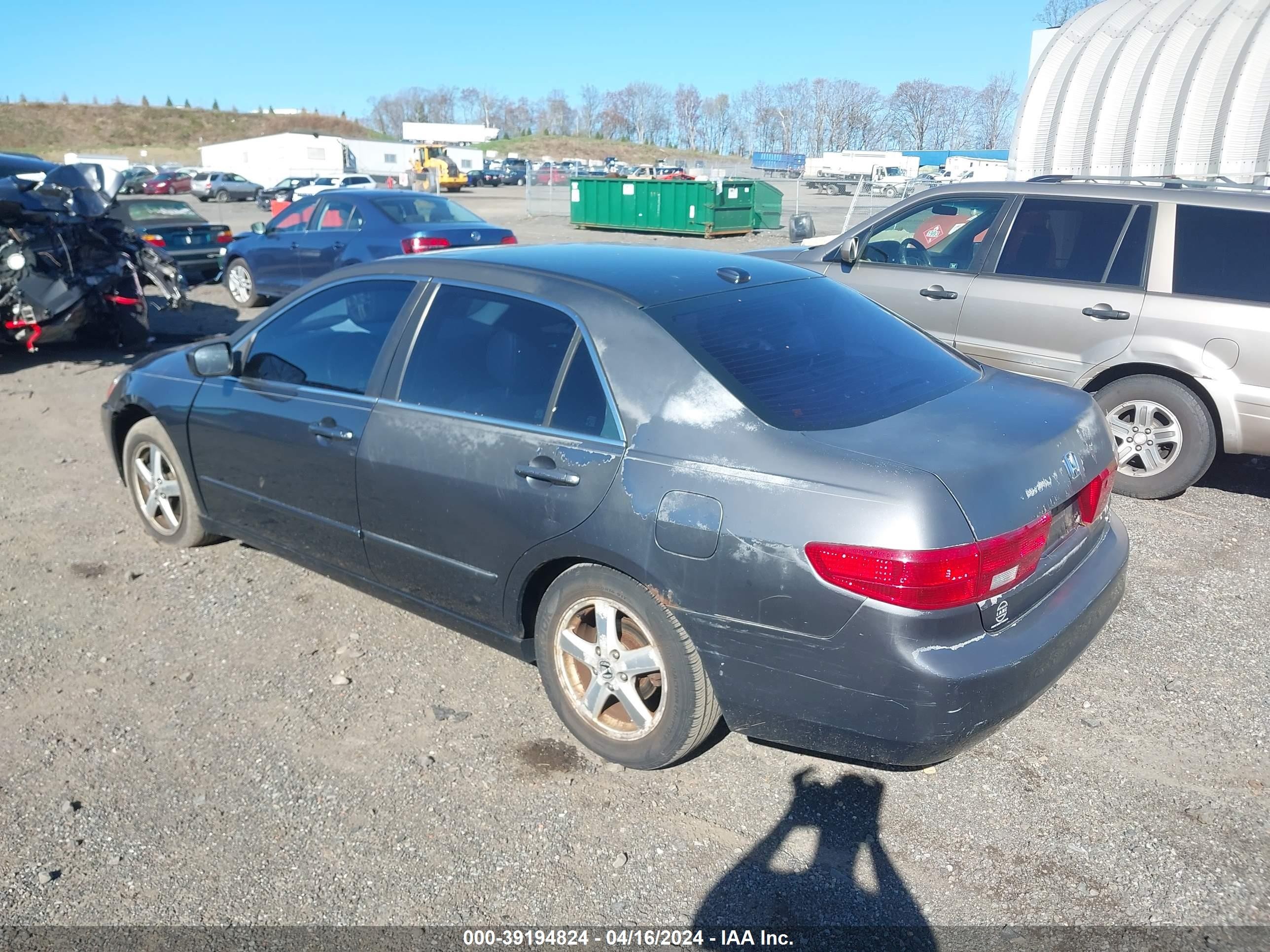 Photo 2 VIN: 1HGCM568X5A022196 - HONDA ACCORD 