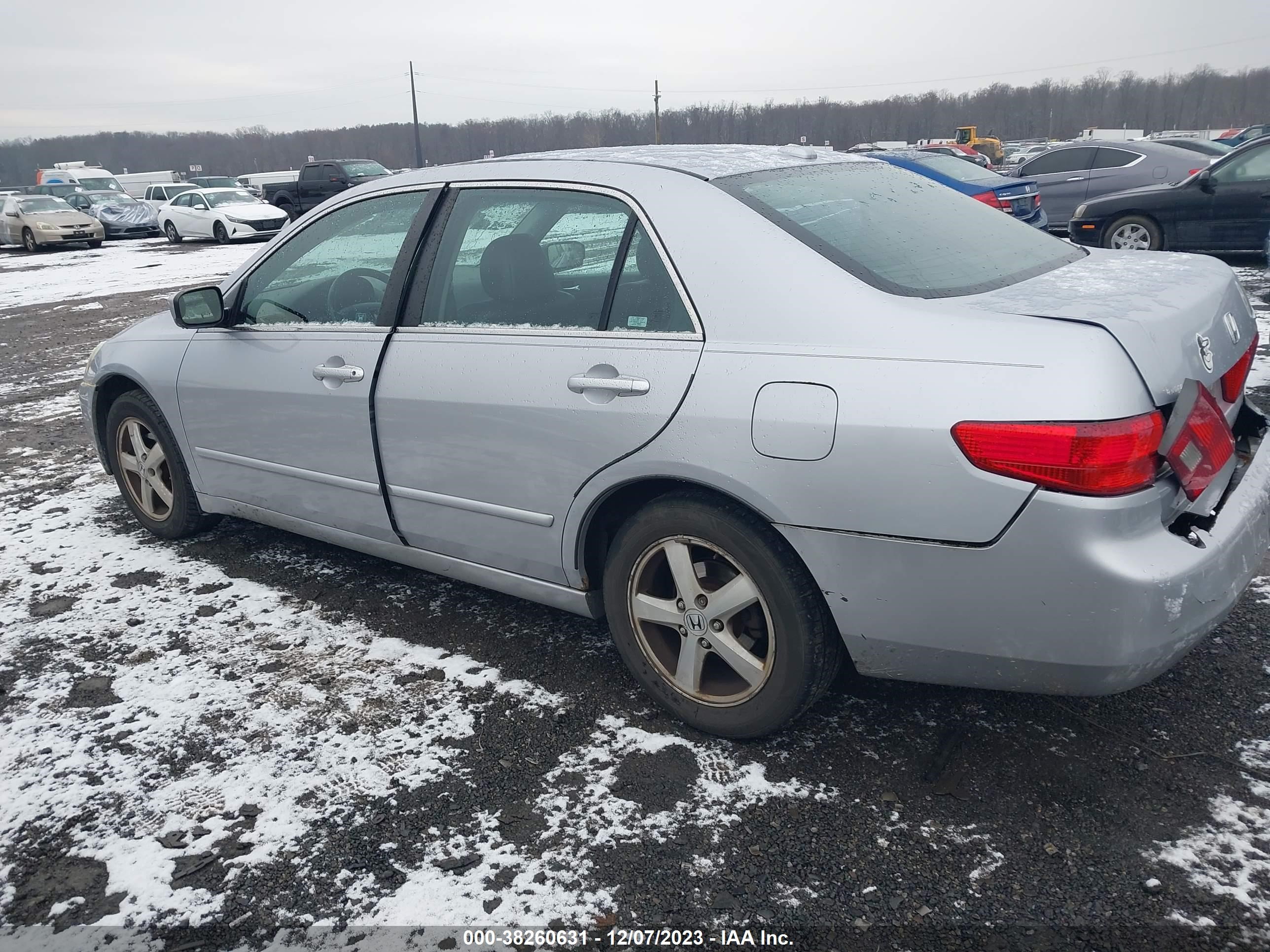 Photo 2 VIN: 1HGCM568X5A038950 - HONDA ACCORD 