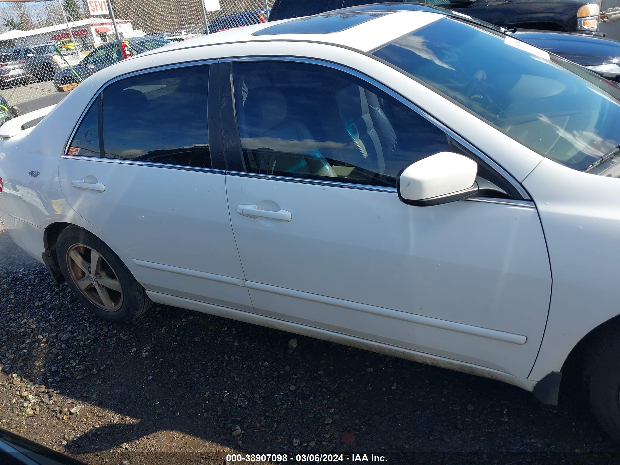 Photo 12 VIN: 1HGCM568X5A041458 - HONDA ACCORD 