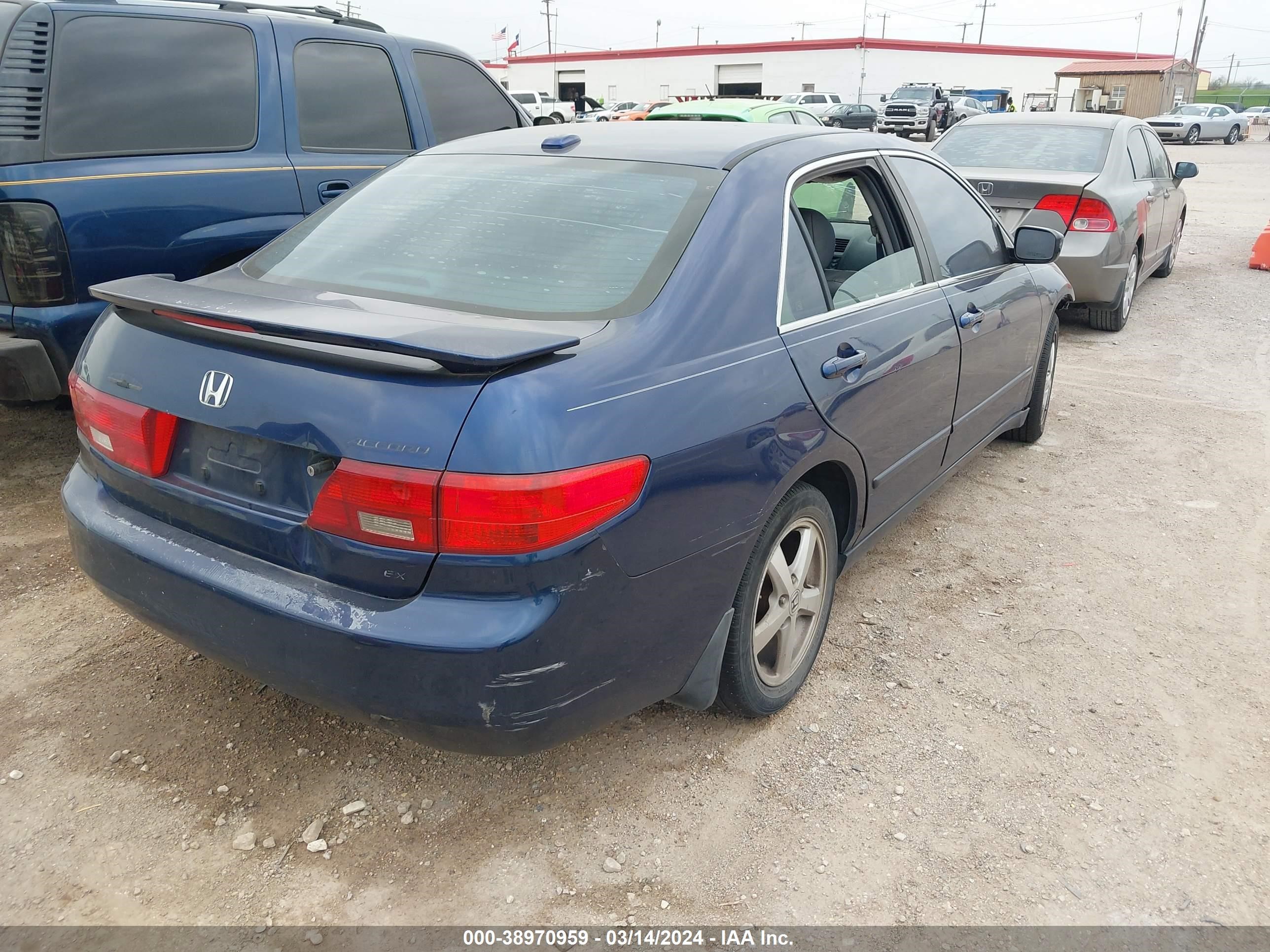 Photo 3 VIN: 1HGCM568X5A056493 - HONDA ACCORD 