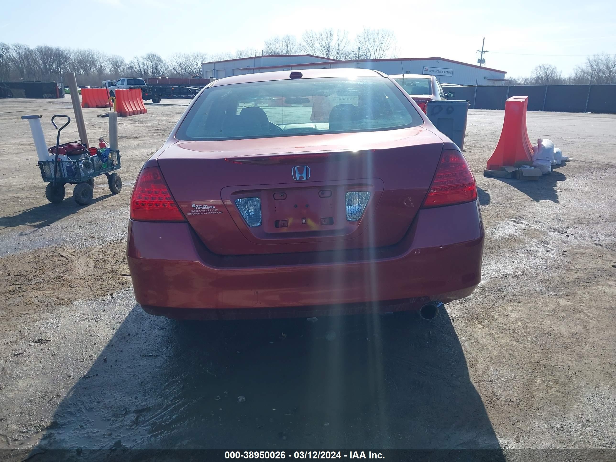 Photo 16 VIN: 1HGCM568X7A188673 - HONDA ACCORD 