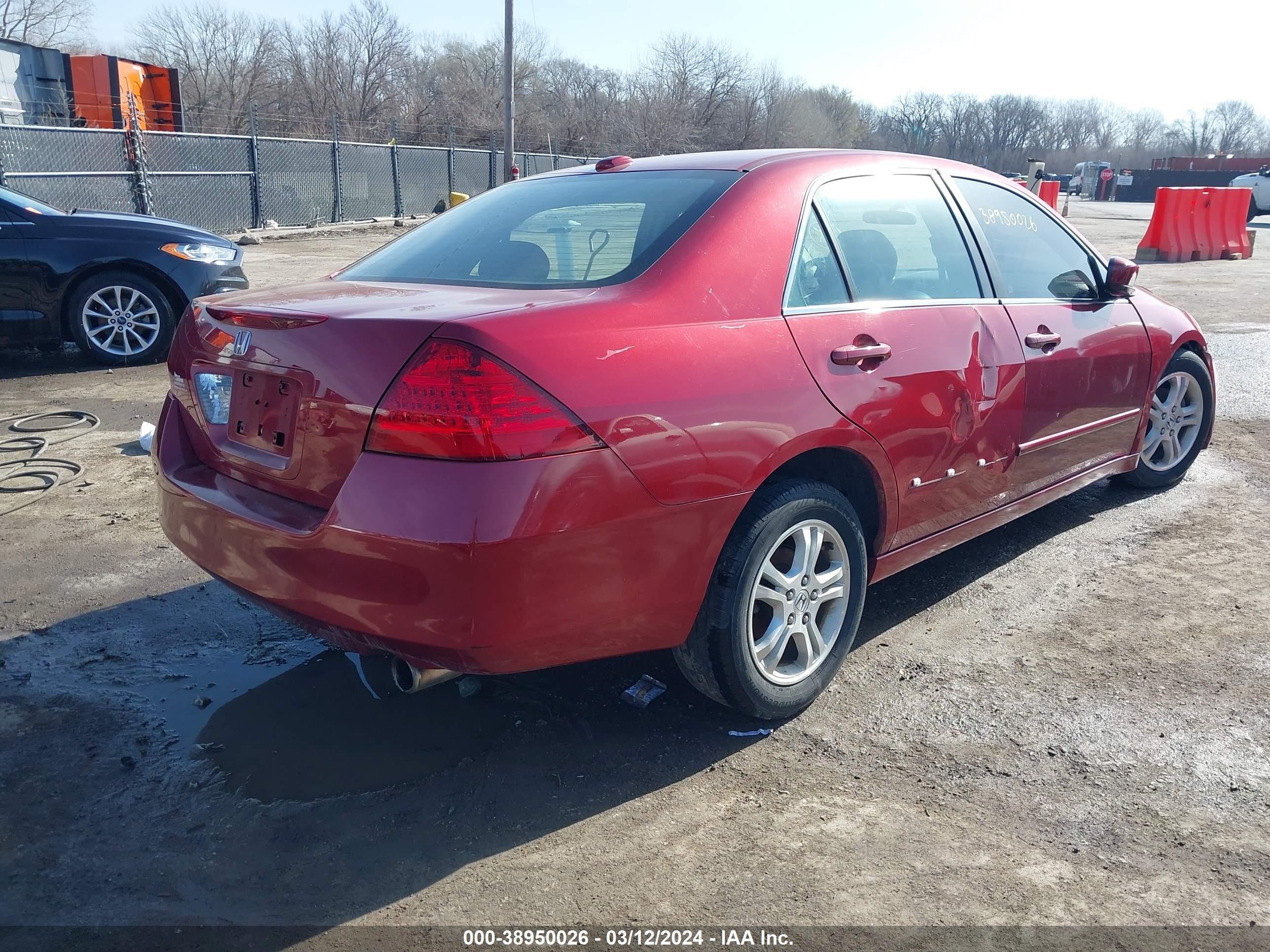 Photo 3 VIN: 1HGCM568X7A188673 - HONDA ACCORD 