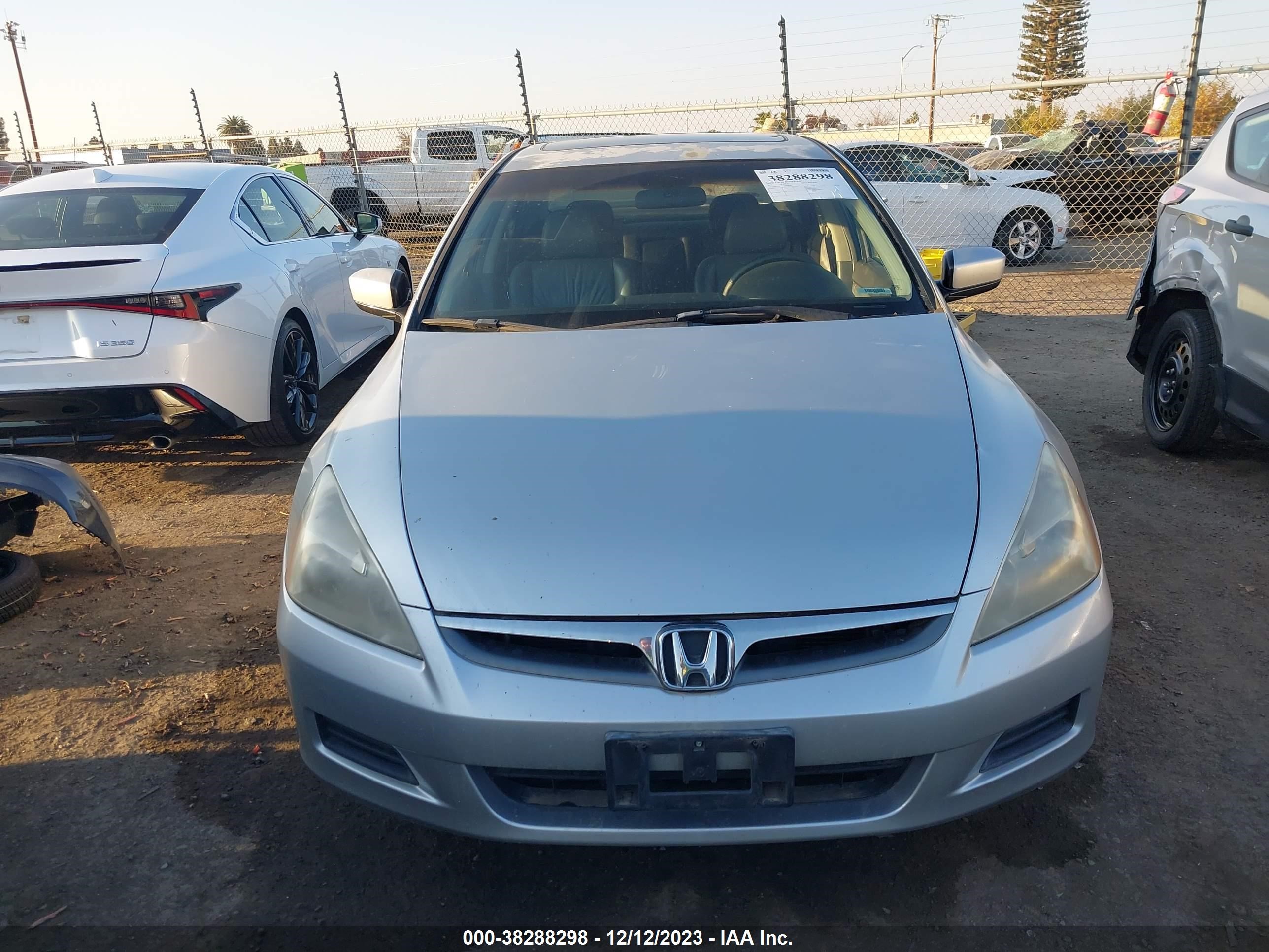 Photo 11 VIN: 1HGCM65846A065828 - HONDA ACCORD 