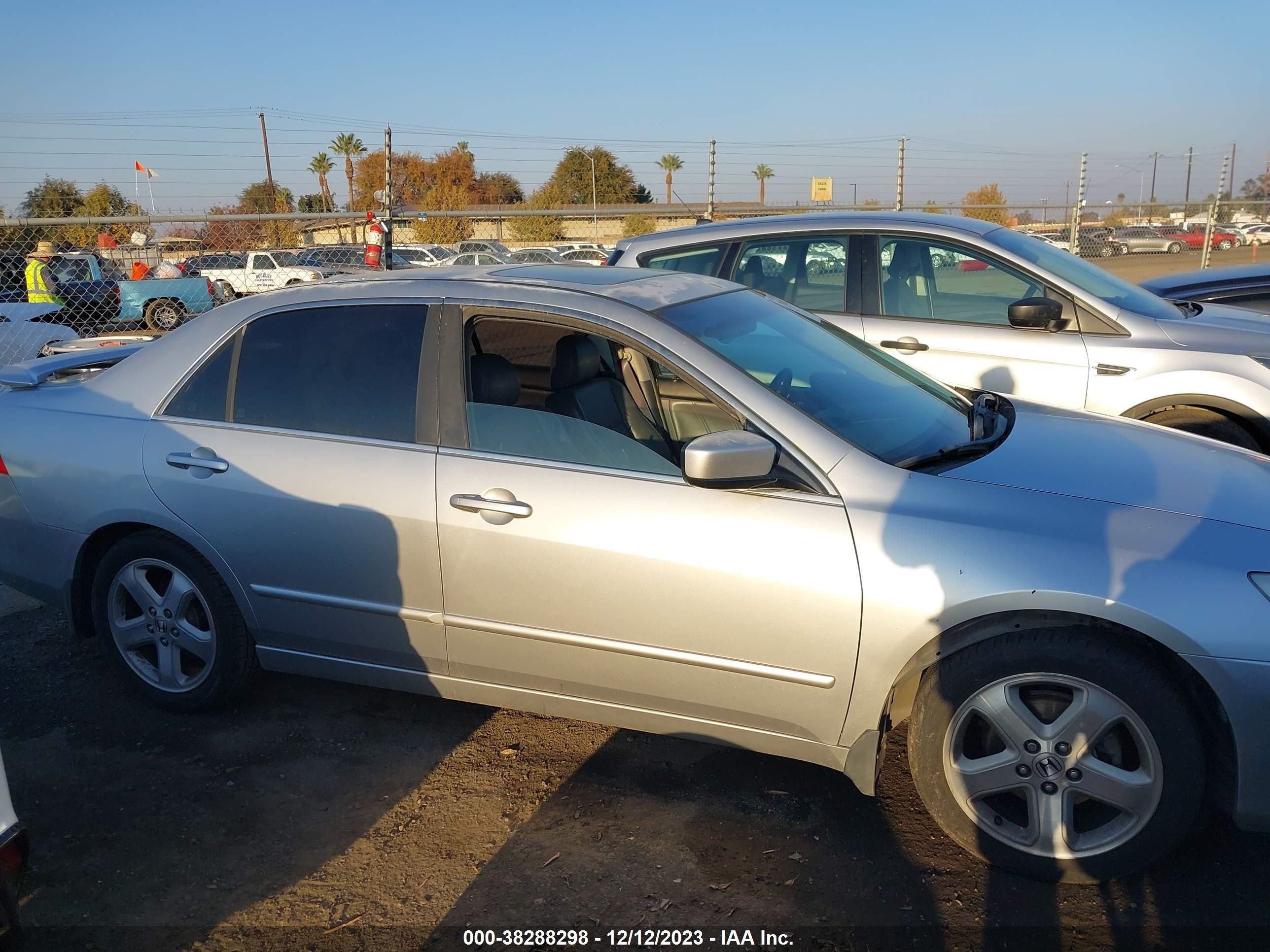 Photo 12 VIN: 1HGCM65846A065828 - HONDA ACCORD 