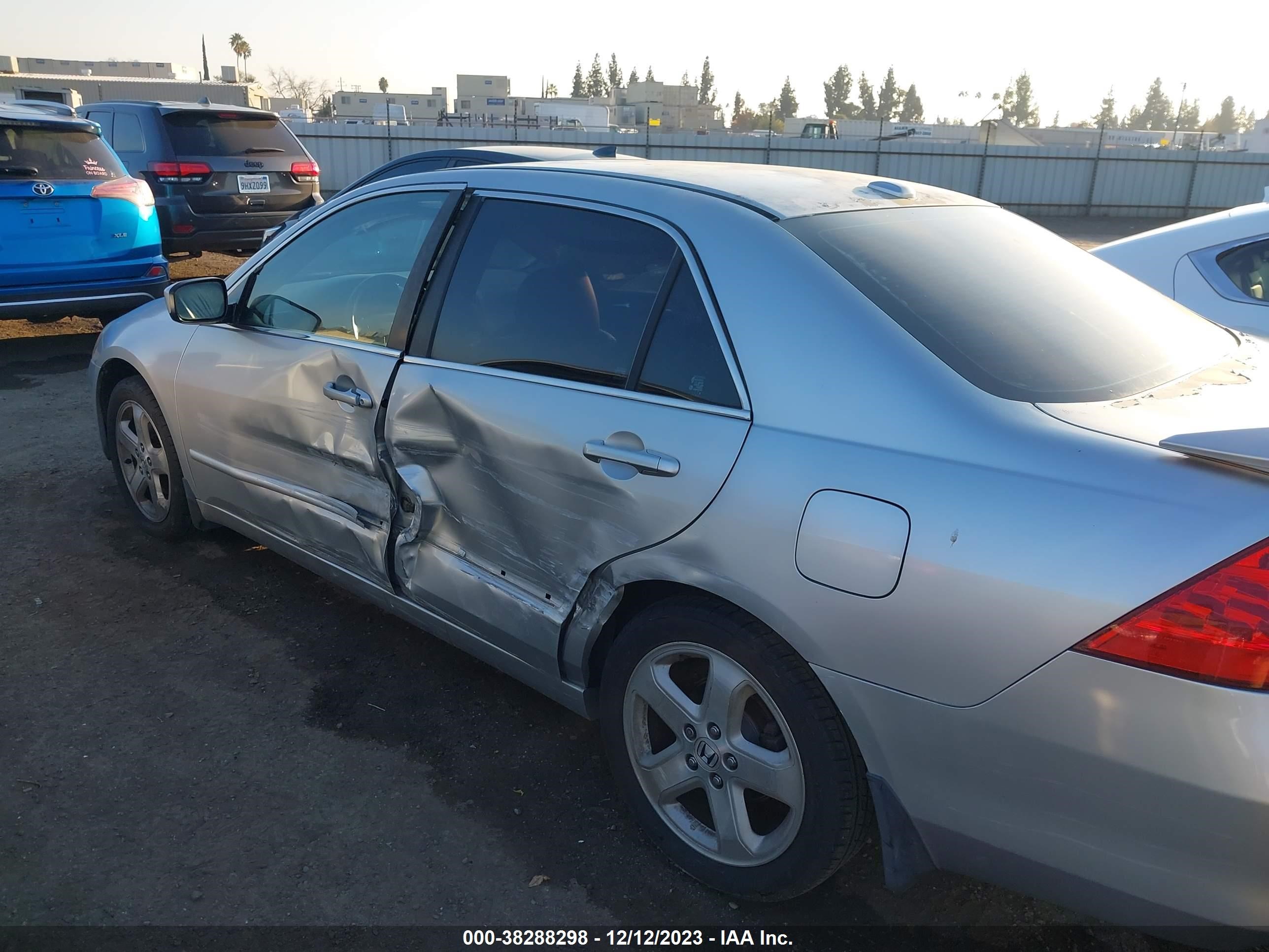 Photo 13 VIN: 1HGCM65846A065828 - HONDA ACCORD 