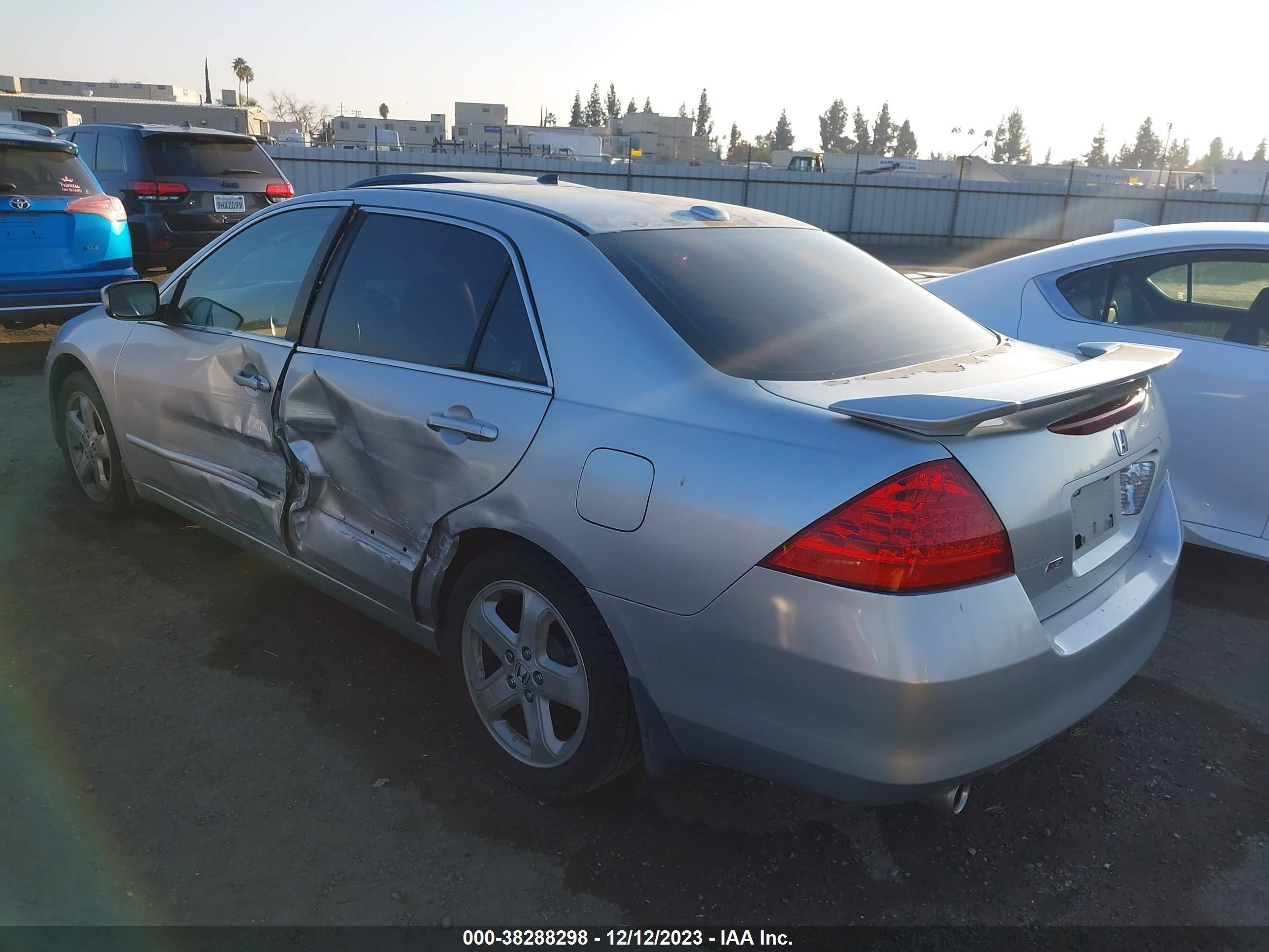 Photo 2 VIN: 1HGCM65846A065828 - HONDA ACCORD 