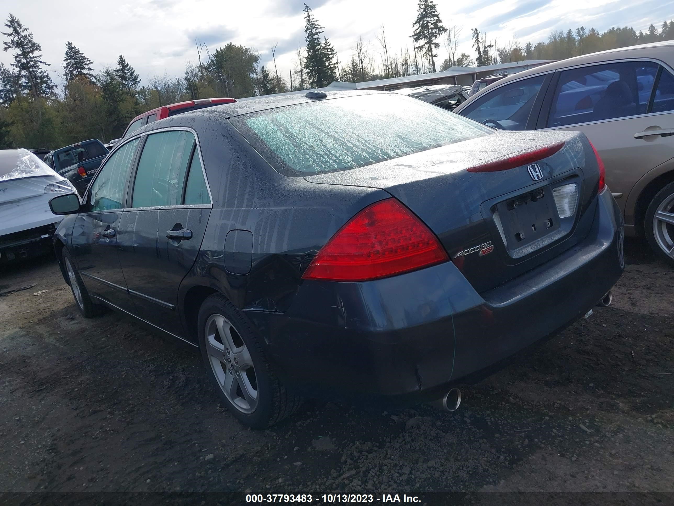 Photo 2 VIN: 1HGCM658X6A022658 - HONDA ACCORD 