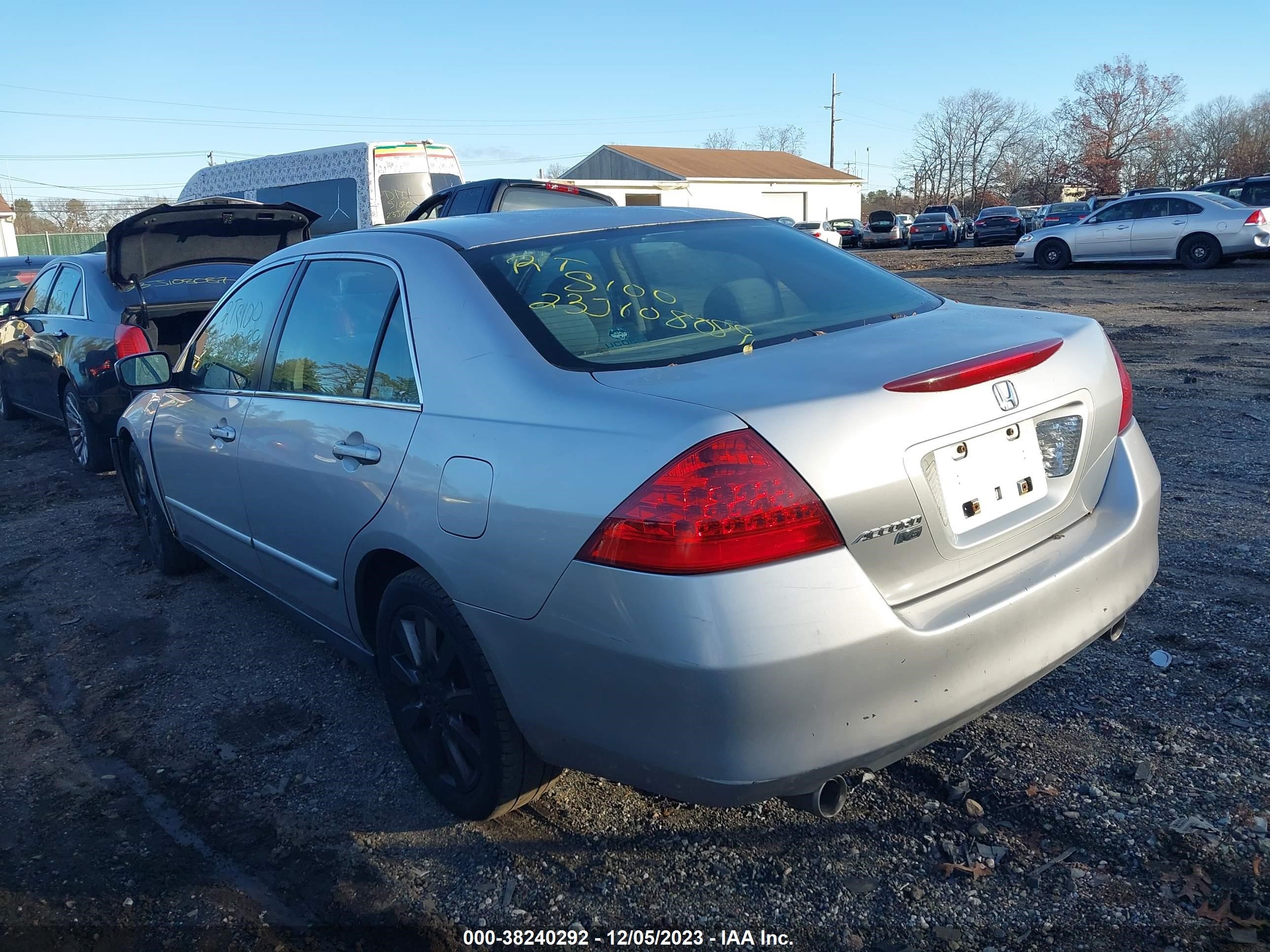 Photo 2 VIN: 1HGCM66316A065885 - HONDA ACCORD 