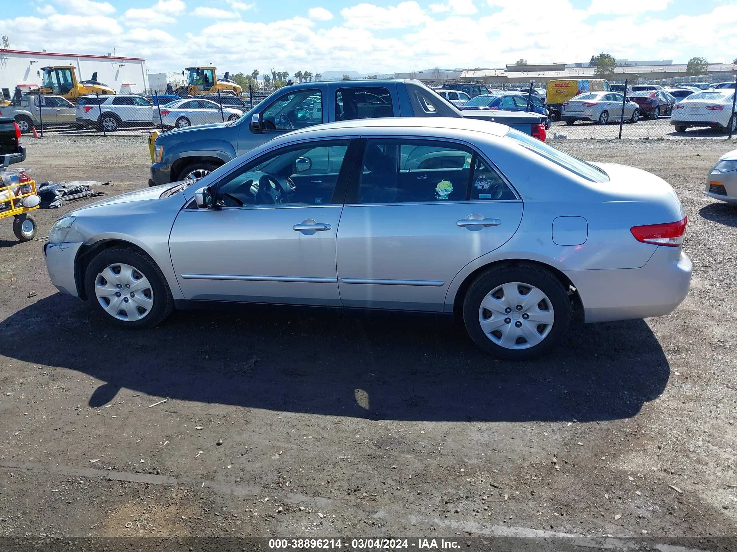 Photo 13 VIN: 1HGCM66333A008180 - HONDA ACCORD 