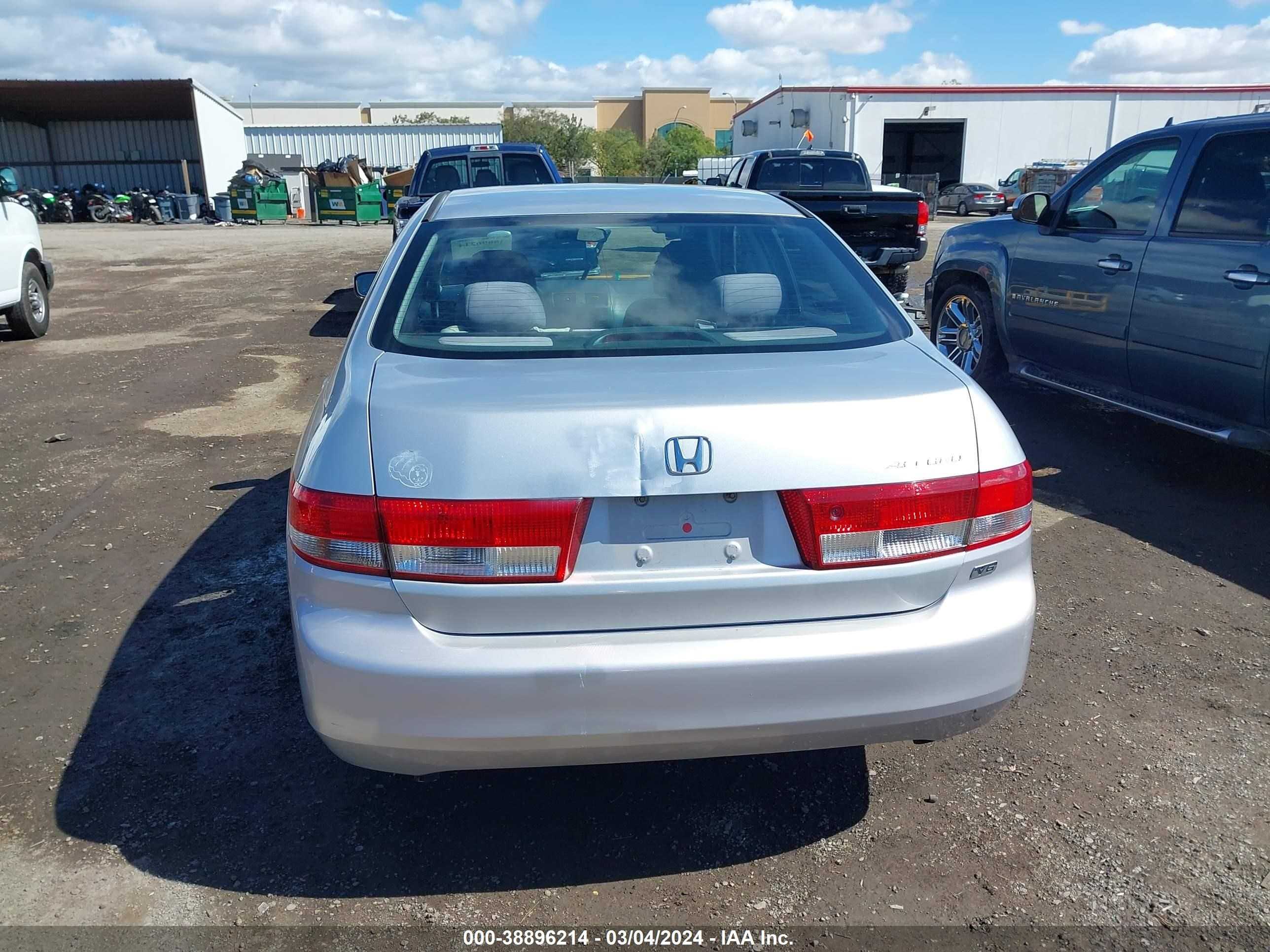 Photo 15 VIN: 1HGCM66333A008180 - HONDA ACCORD 