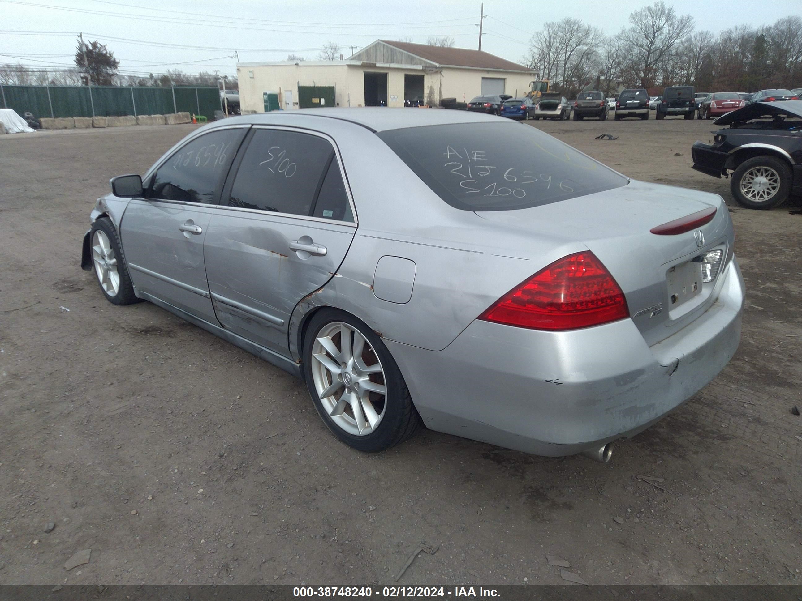 Photo 2 VIN: 1HGCM66386A033998 - HONDA ACCORD 