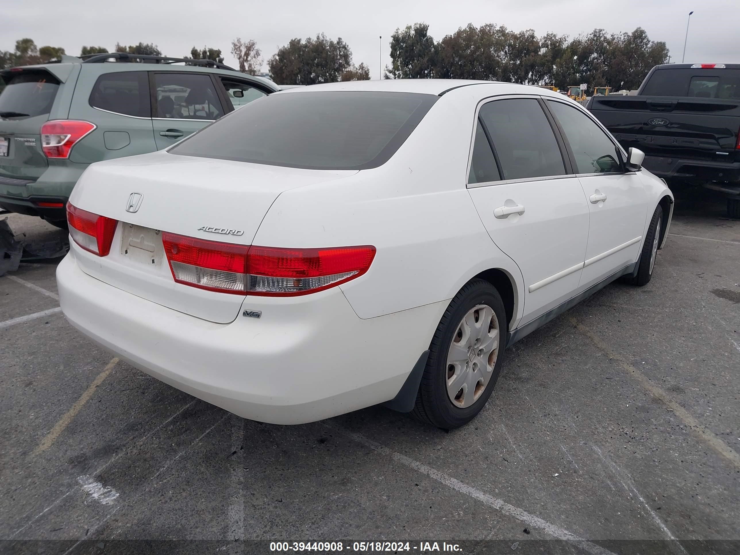 Photo 3 VIN: 1HGCM66394A000621 - HONDA ACCORD 