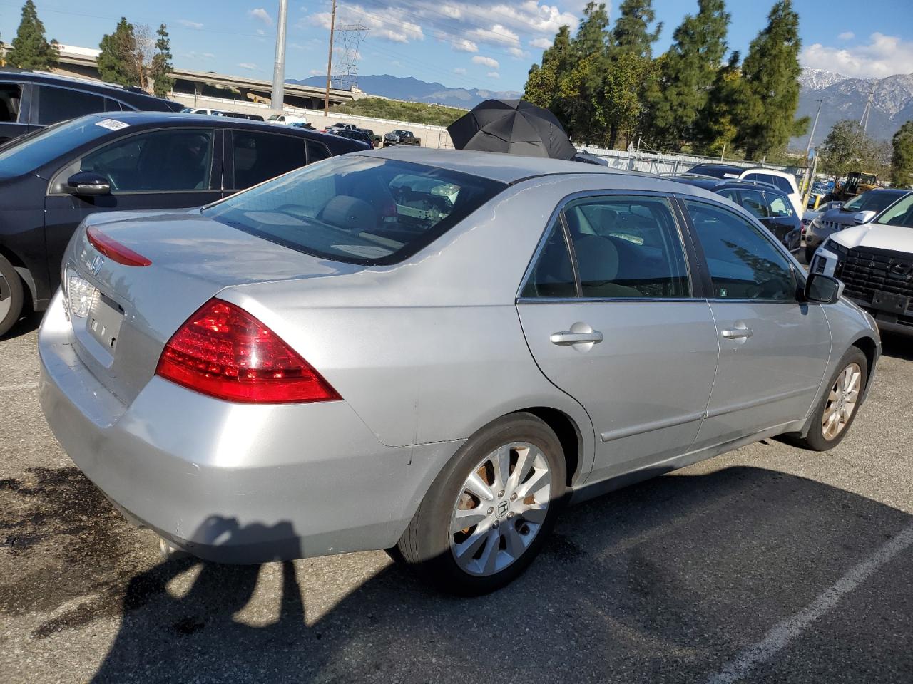 Photo 2 VIN: 1HGCM66407A023363 - HONDA ACCORD 