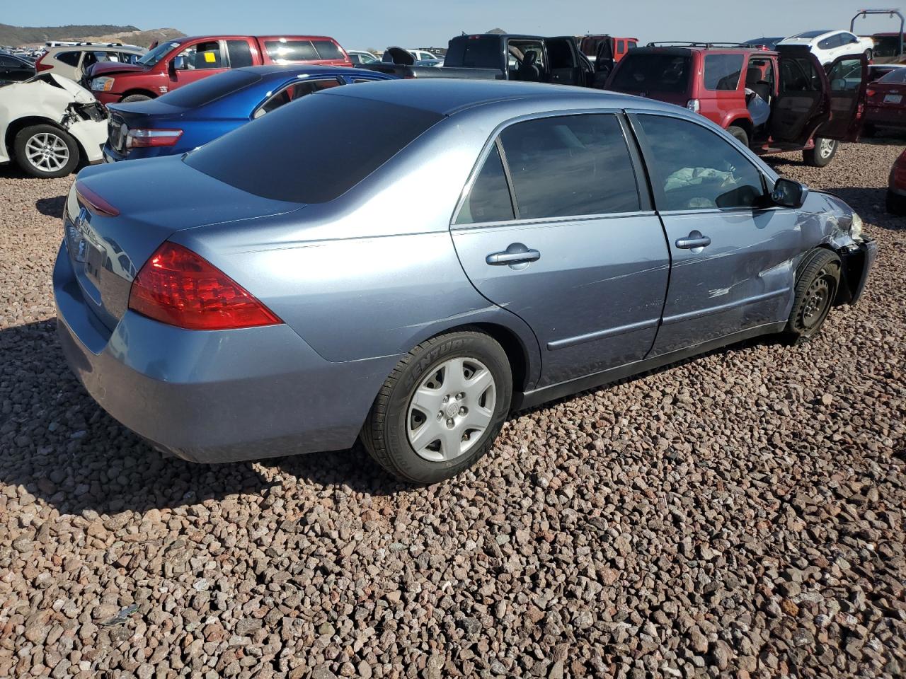 Photo 2 VIN: 1HGCM66417A005261 - HONDA ACCORD 