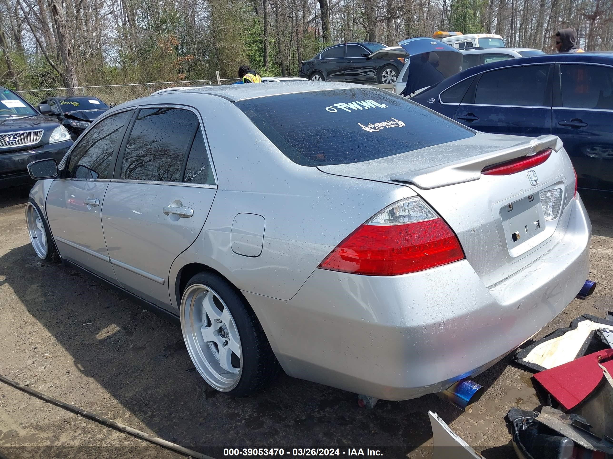 Photo 2 VIN: 1HGCM66417A037188 - HONDA ACCORD 