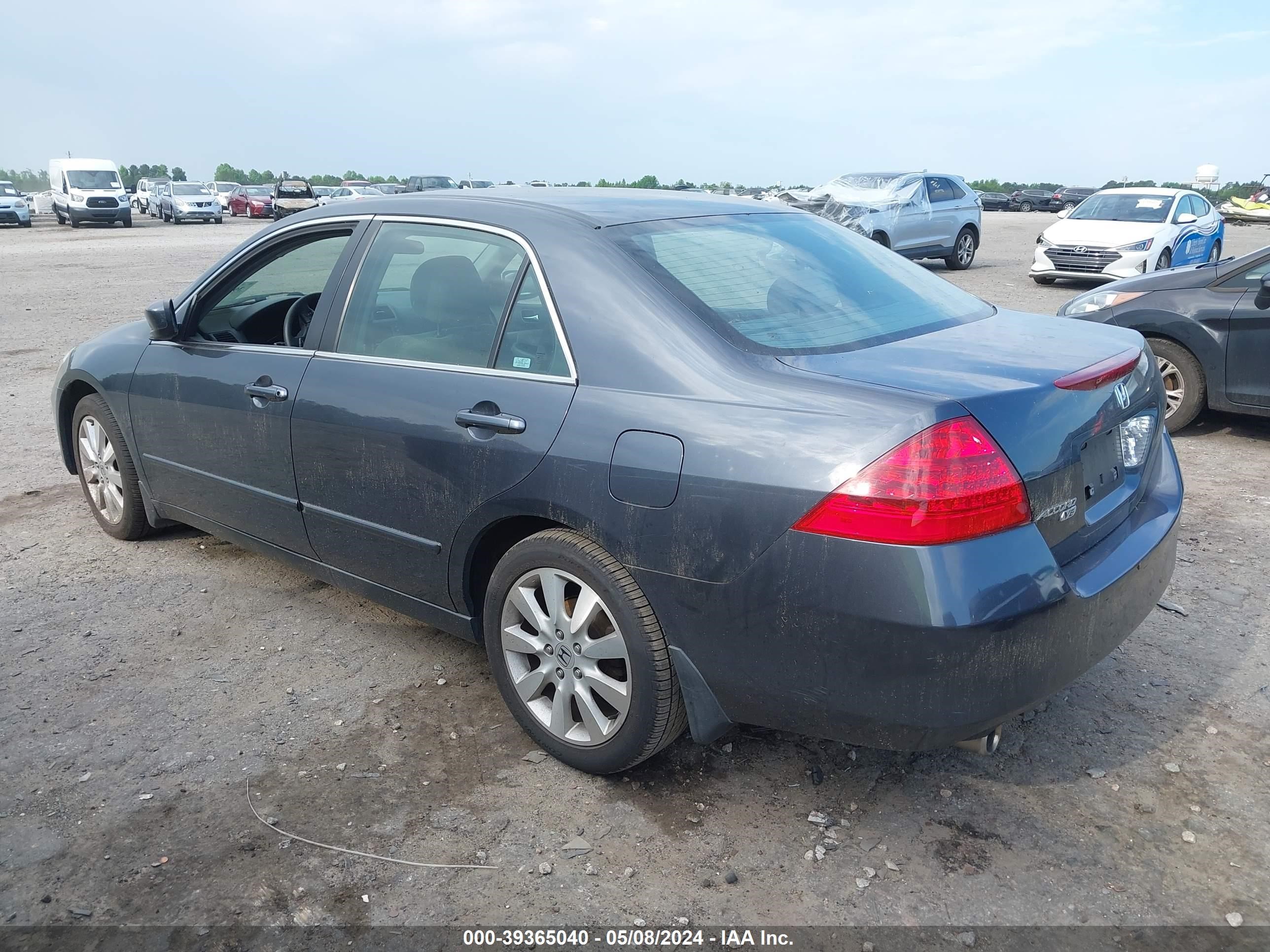 Photo 2 VIN: 1HGCM66437A026368 - HONDA ACCORD 