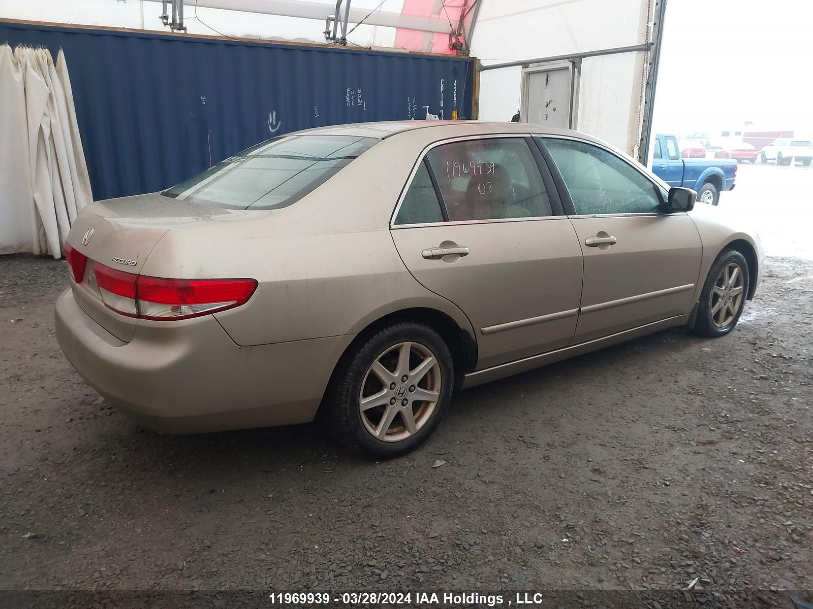 Photo 3 VIN: 1HGCM66443A803330 - HONDA ACCORD 