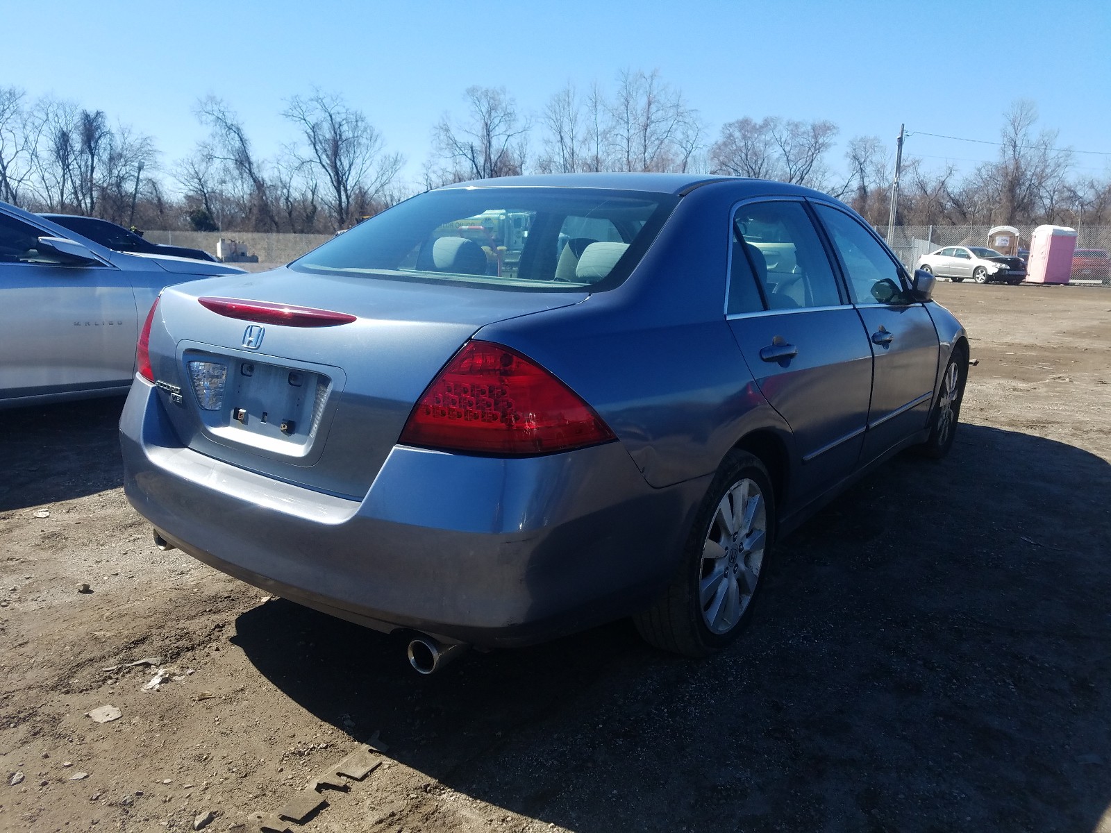 Photo 3 VIN: 1HGCM66457A015873 - HONDA ACCORD SE 