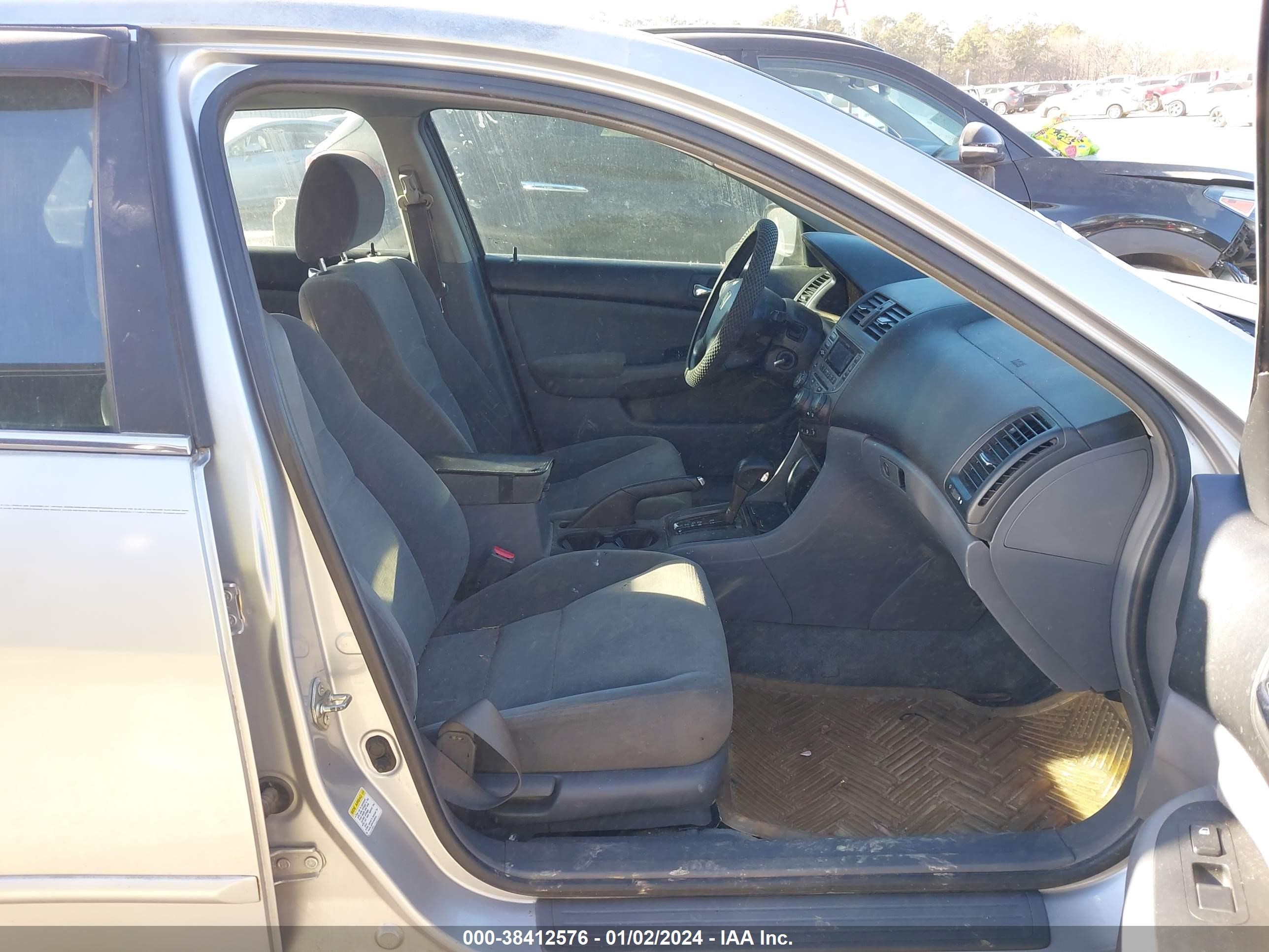 Photo 4 VIN: 1HGCM66477A070485 - HONDA ACCORD 