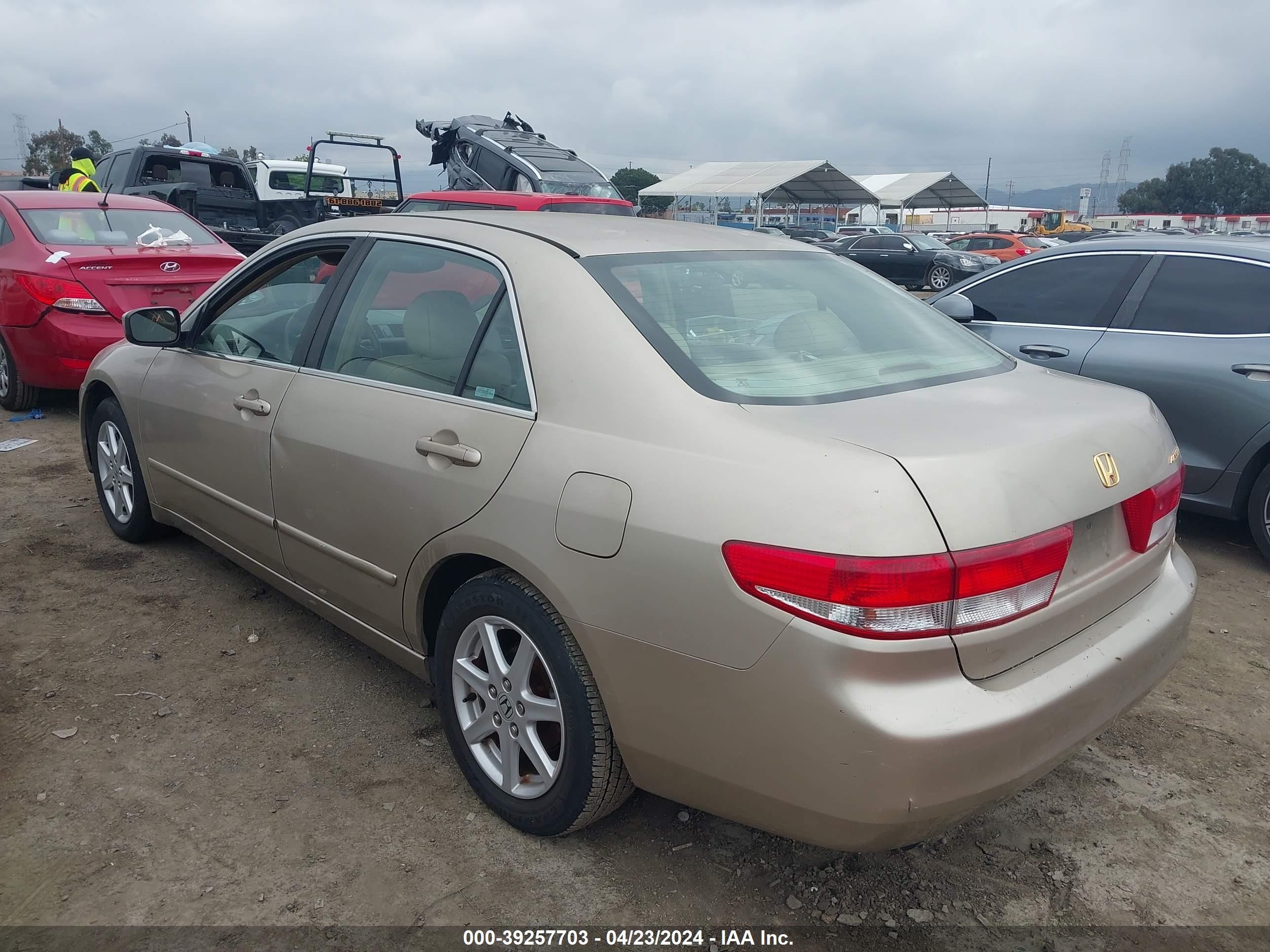 Photo 2 VIN: 1HGCM66503A018358 - HONDA ACCORD 