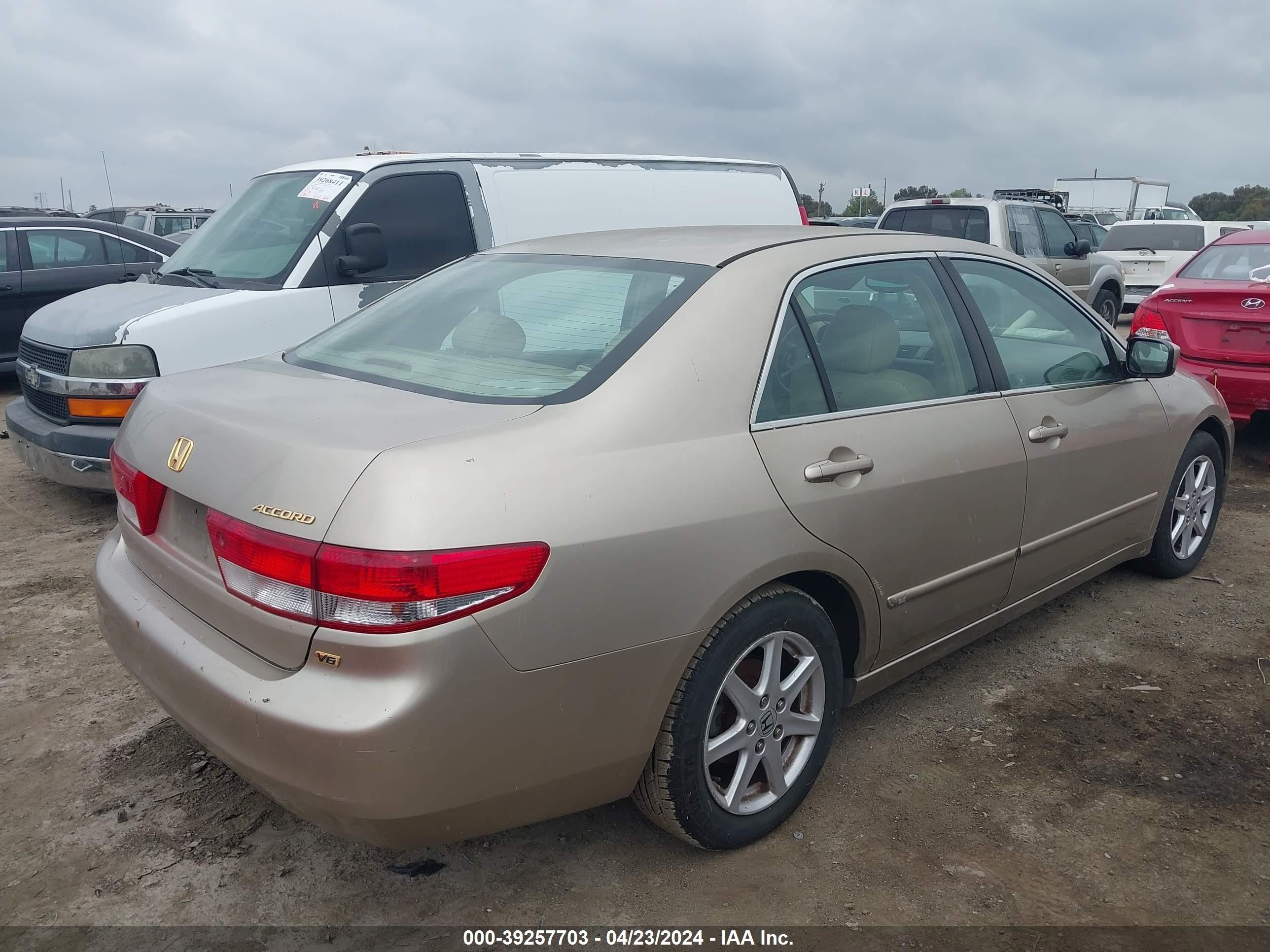 Photo 3 VIN: 1HGCM66503A018358 - HONDA ACCORD 