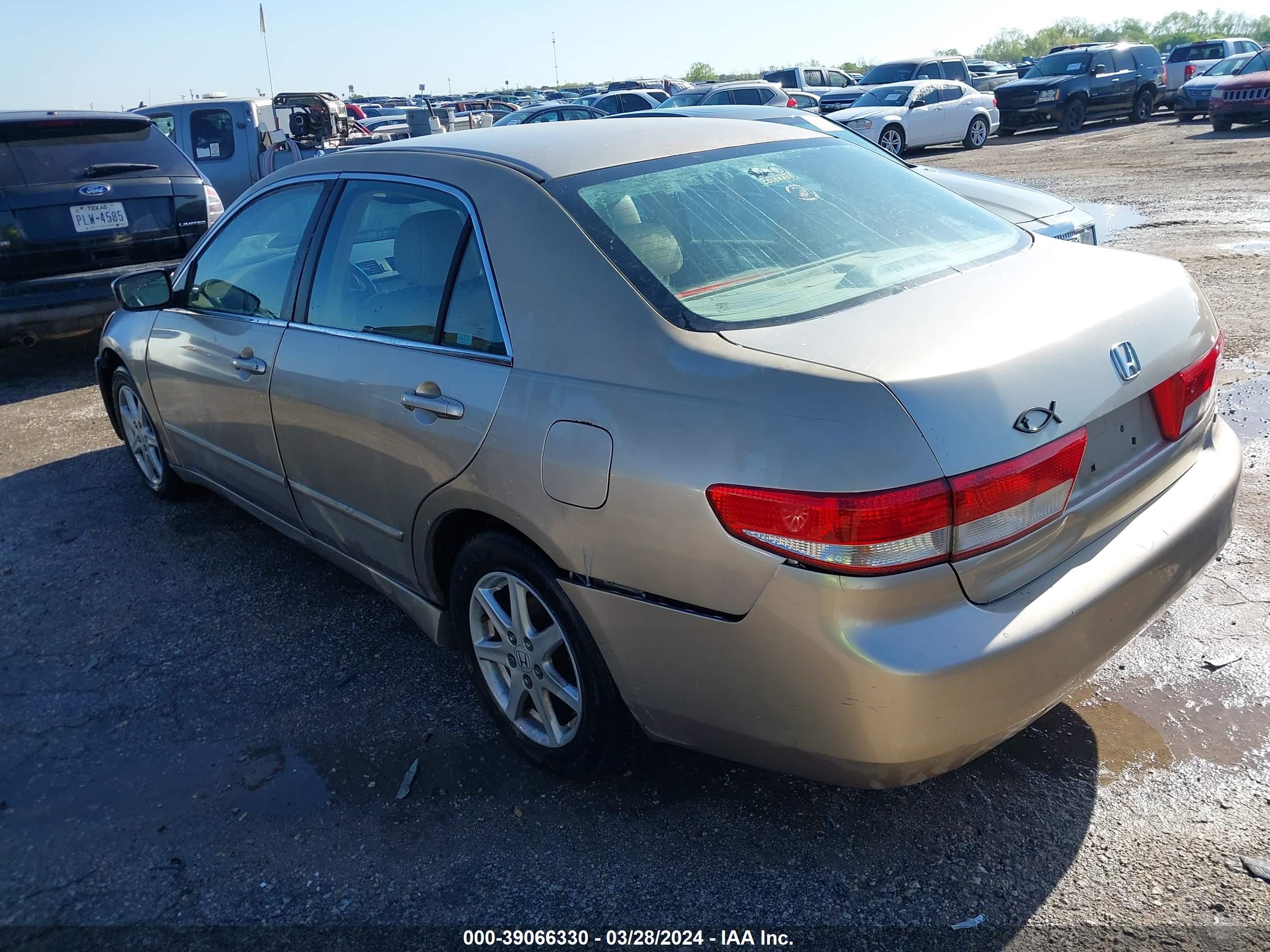 Photo 2 VIN: 1HGCM66503A092301 - HONDA ACCORD 