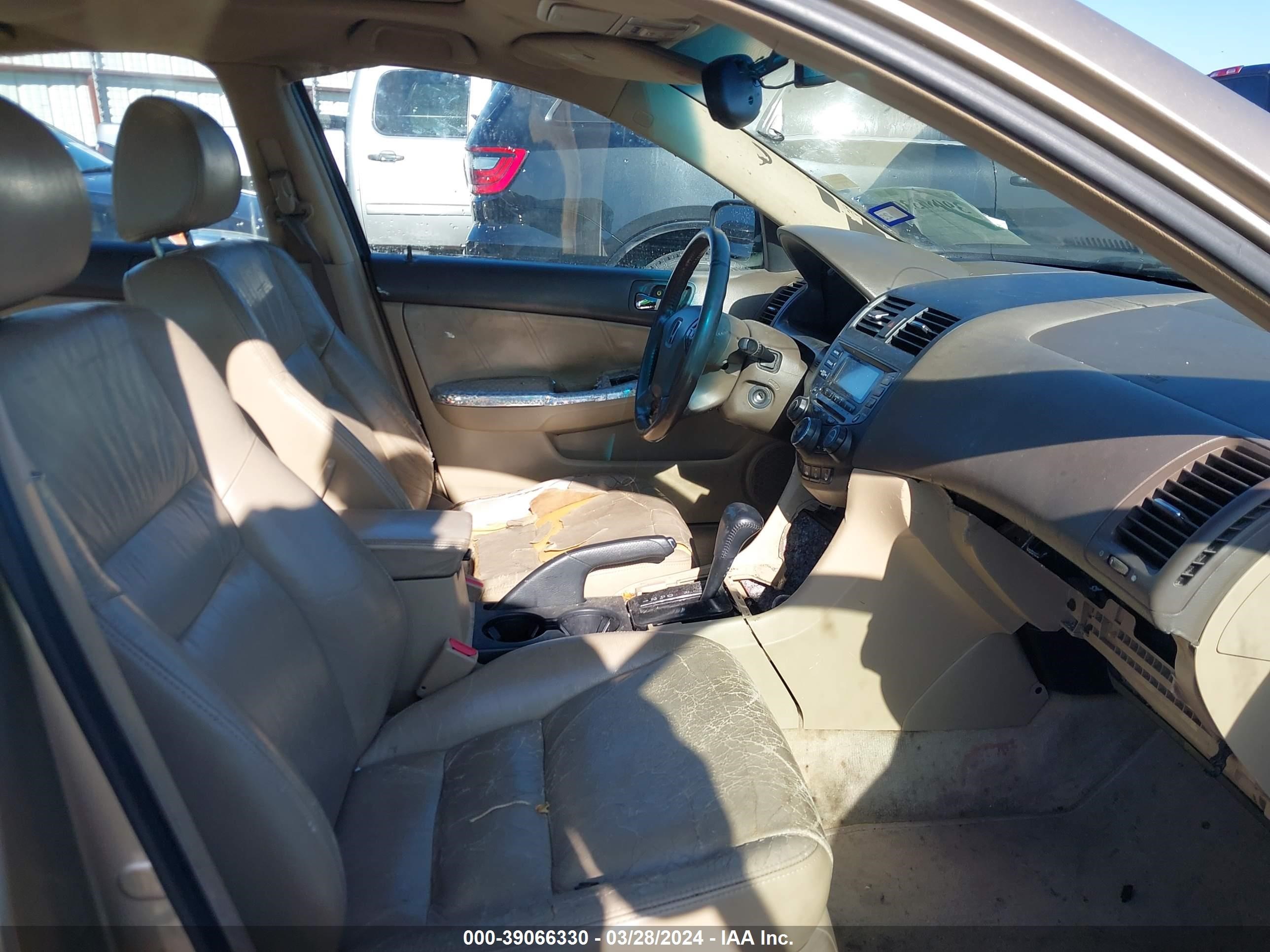 Photo 4 VIN: 1HGCM66503A092301 - HONDA ACCORD 