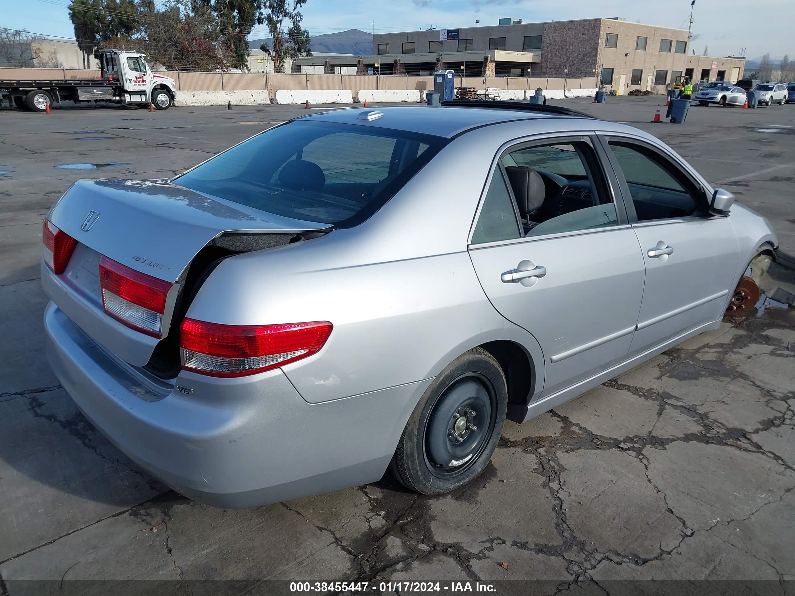 Photo 3 VIN: 1HGCM66504A010407 - HONDA ACCORD 