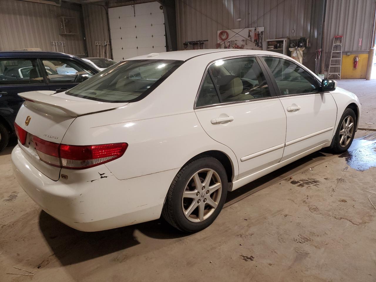 Photo 2 VIN: 1HGCM66504A063673 - HONDA ACCORD 