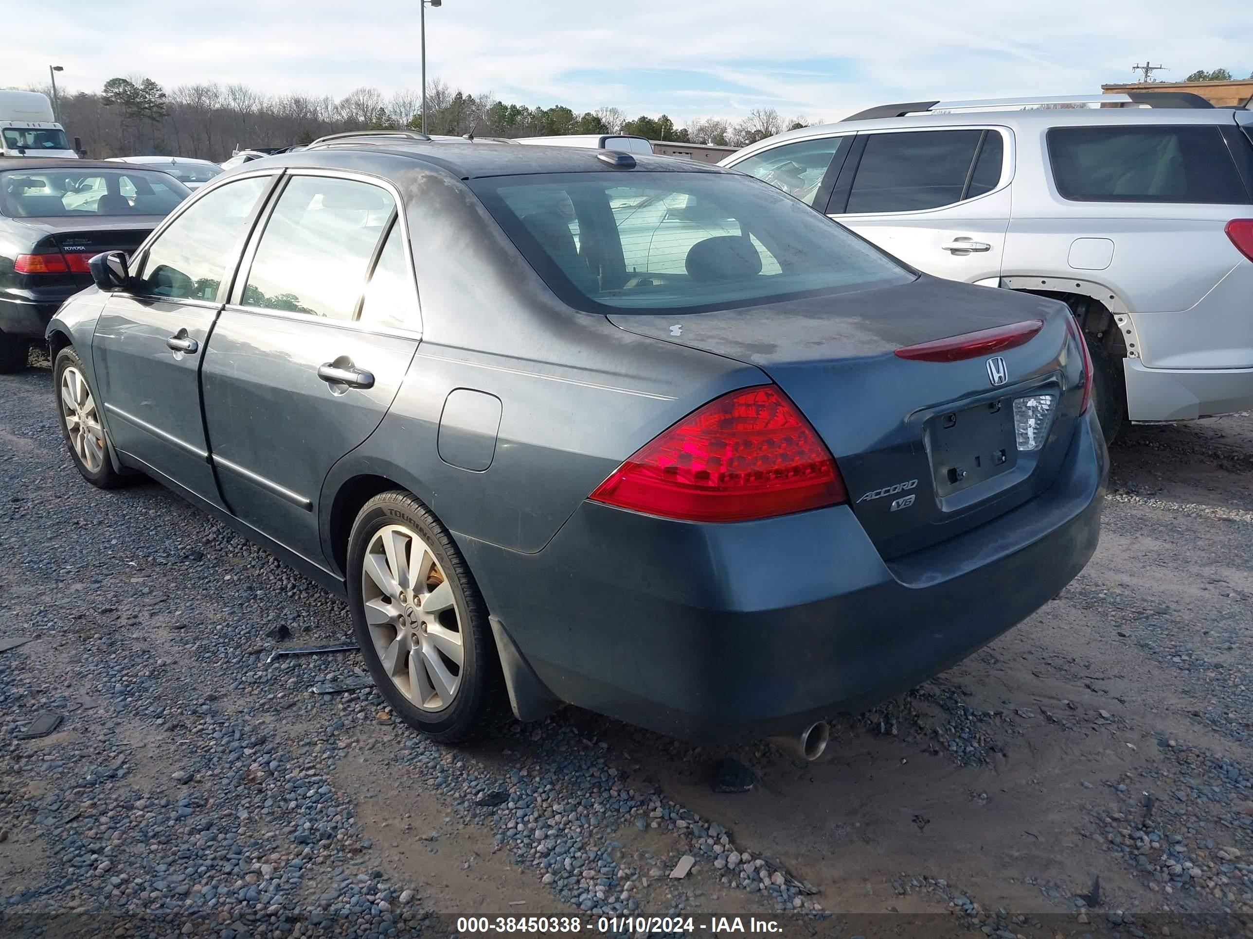 Photo 2 VIN: 1HGCM66507A006426 - HONDA ACCORD 